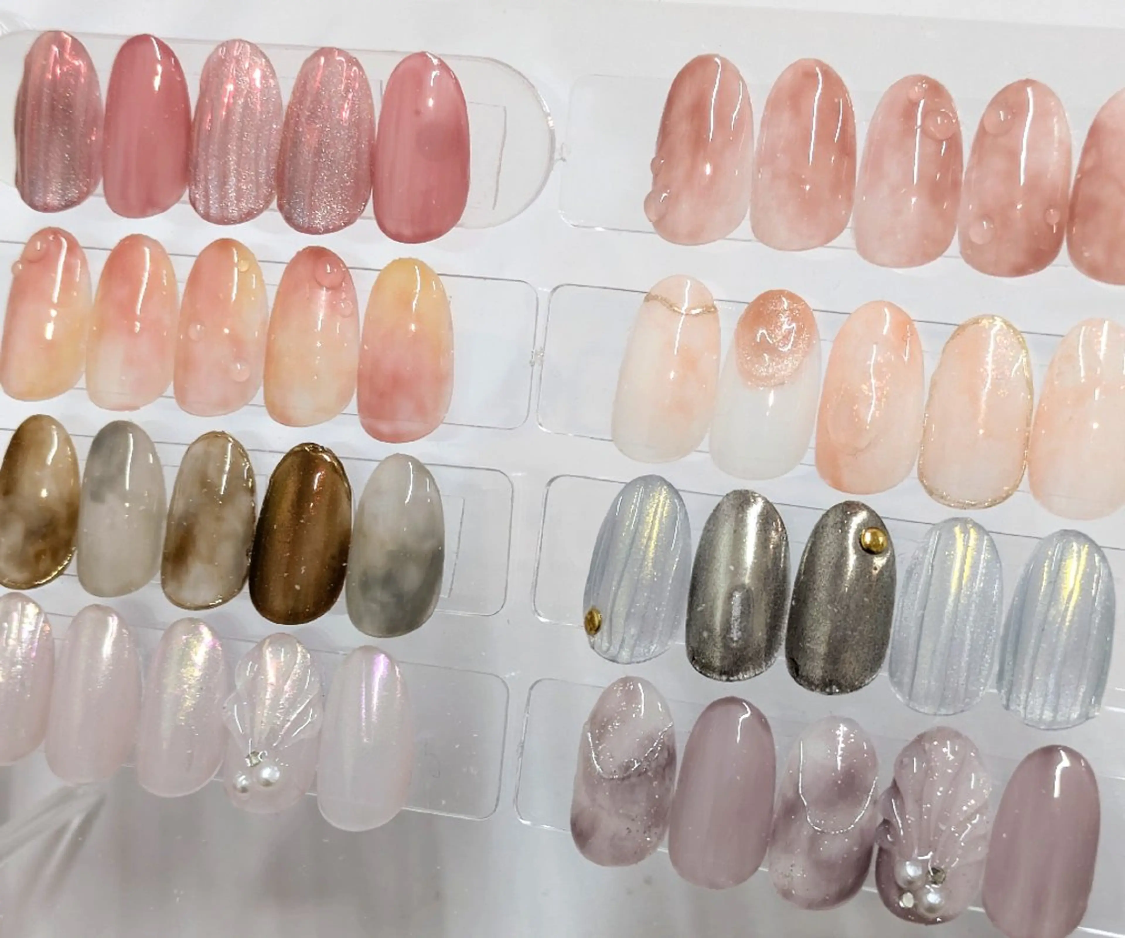 ネイル ニュアンスネイル ハンドネイル 會田 瑠衣のネイルデザイン