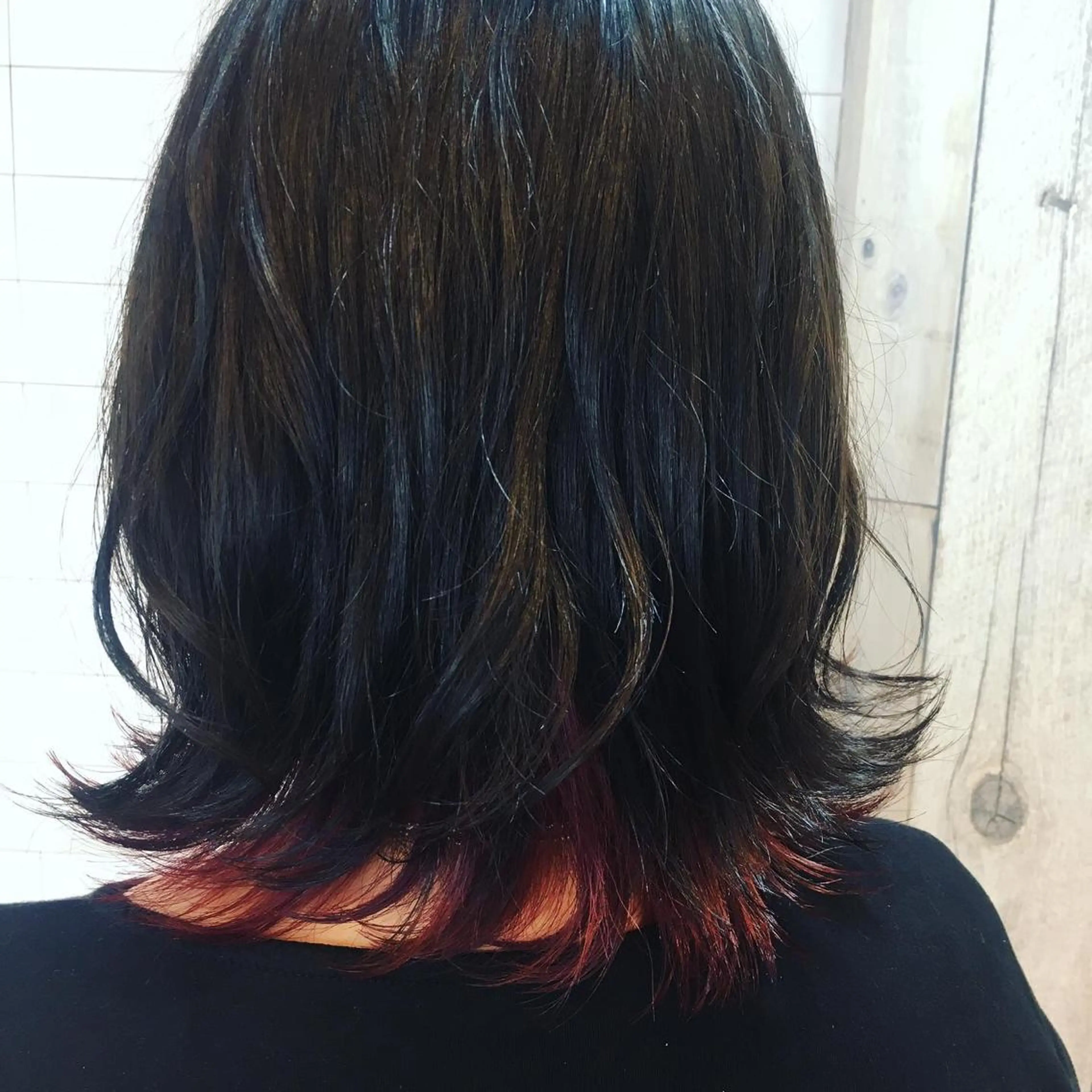 ミディアム カラー ヘアアレンジ ブリーチ インナーカラー ピンクカラー クオルシアカラー 五月女 和樹のヘアスタイル