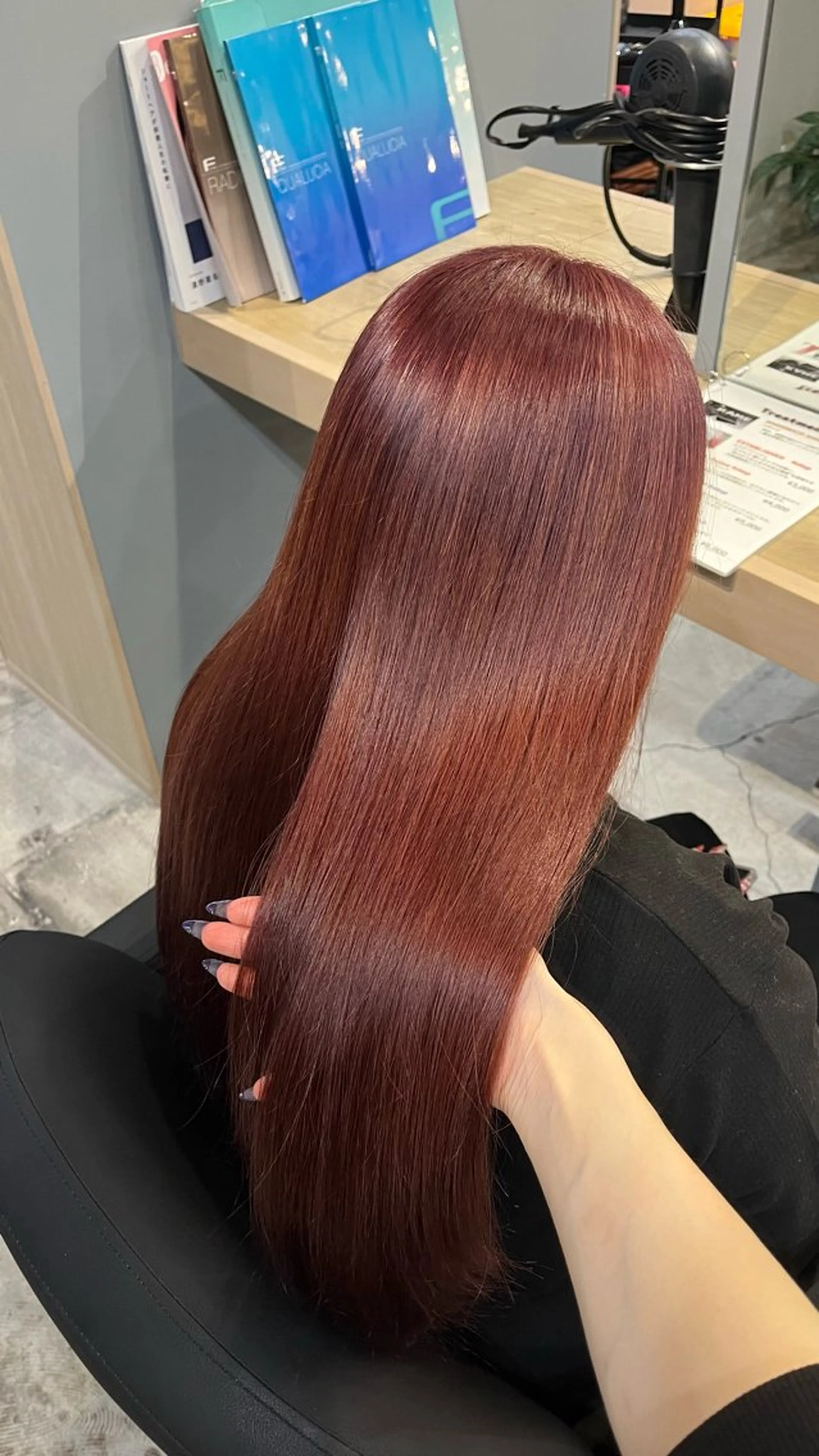 ロング Lia 瑠莉花のヘアスタイル
