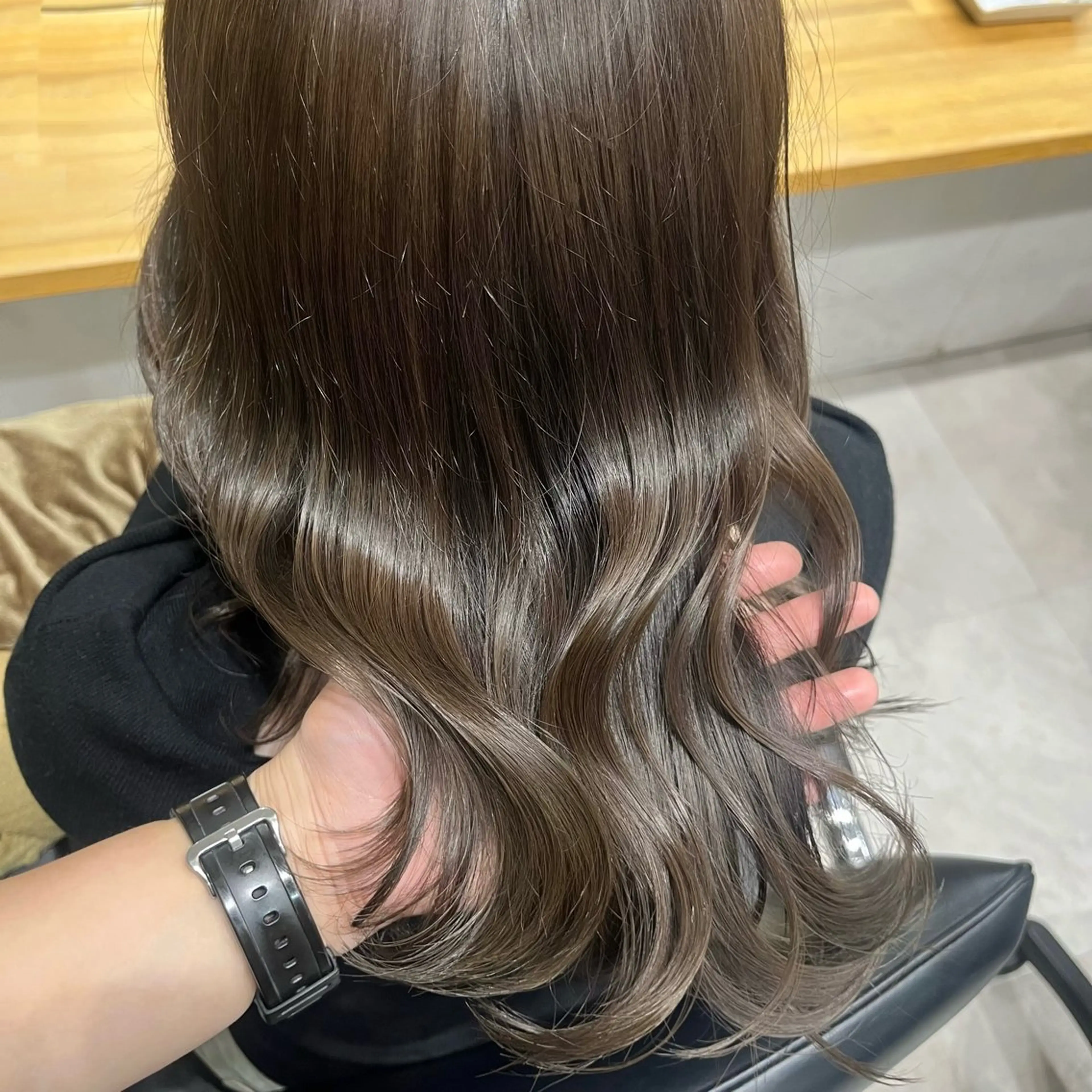 ロング カラー カット ヘアカラー トリートメント ブリーチなし 暖色カラー/井上あいのヘアスタイル