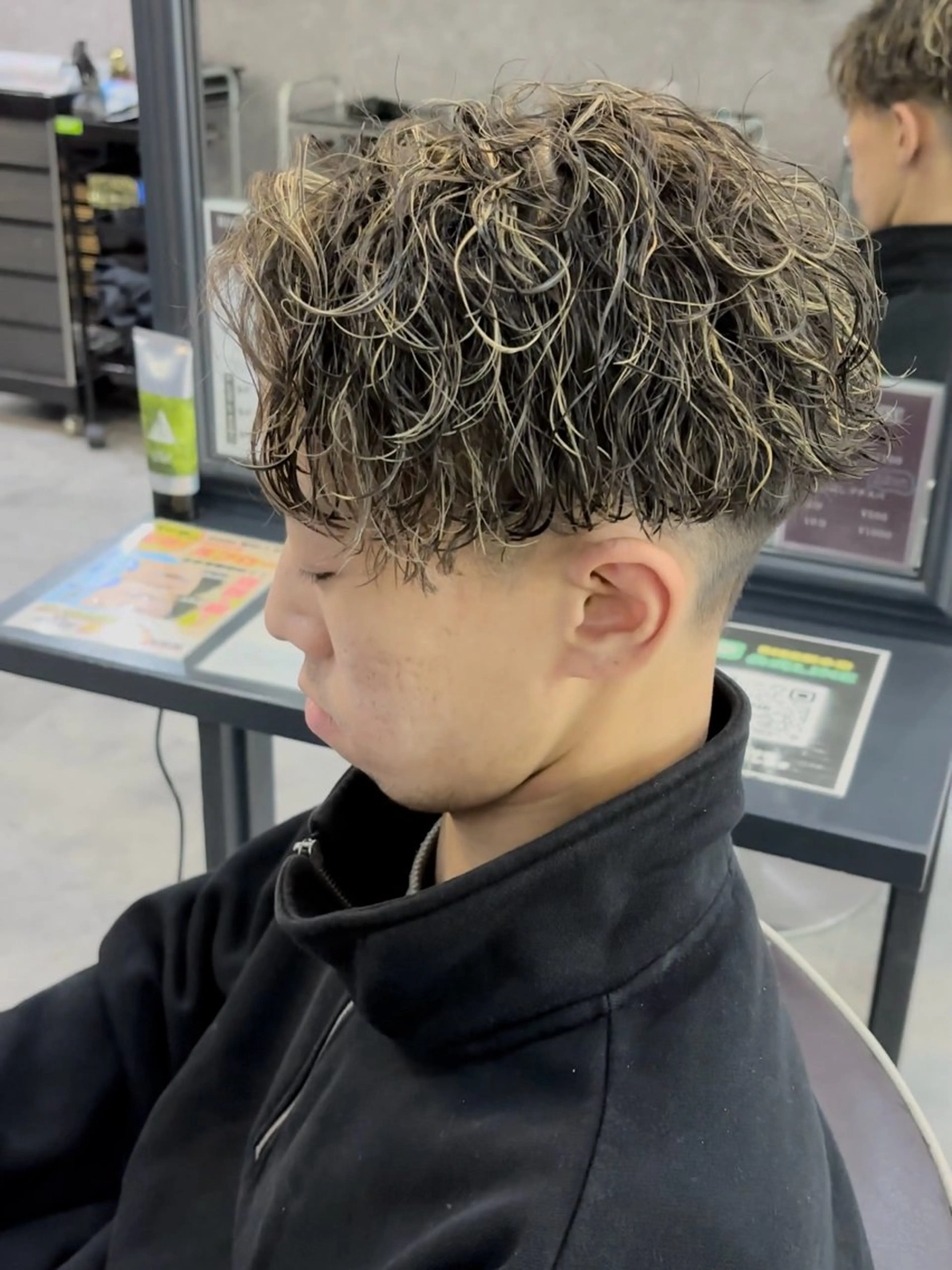 ショート カラー パーマ メンズ シュンヤ🔥メンズ パーマ特化🔥新小岩のヘアスタイル