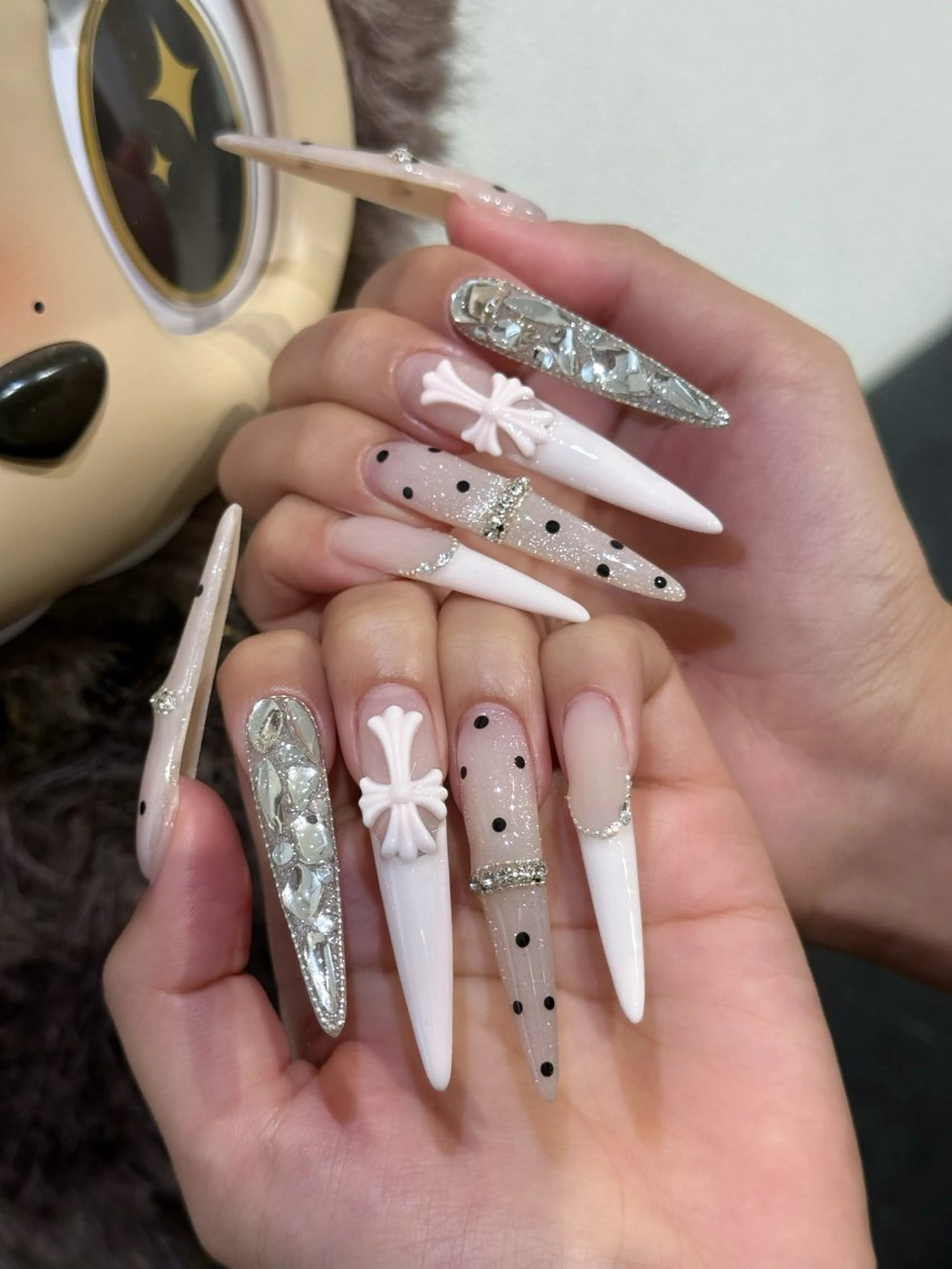 ネイル チークネイル ドット フレンチネイル グラデーション ハート ハンドネイル Julli NailStudioのネイルデザイン