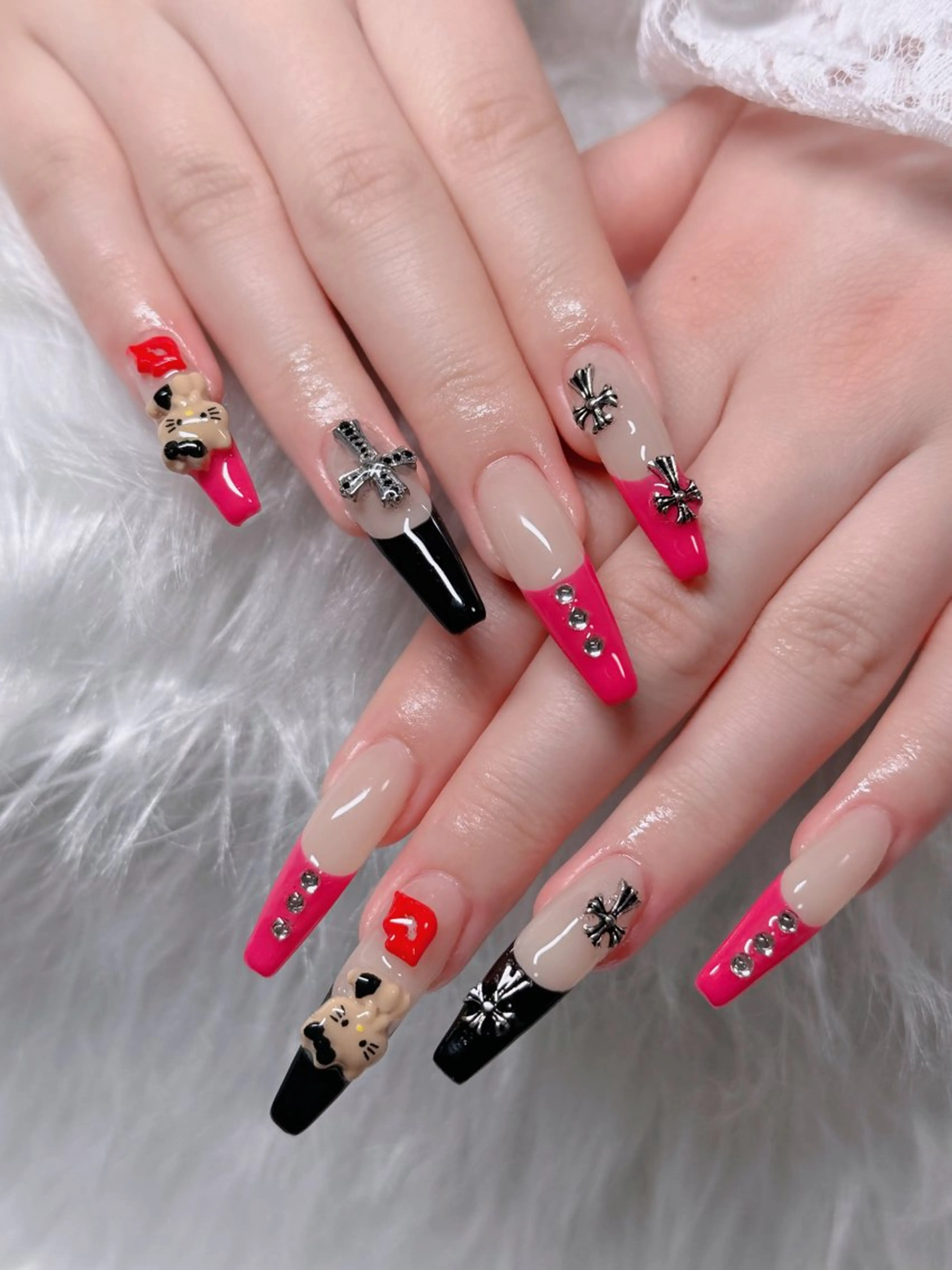 ネイル オーロラネイル フレンチネイル ジェルネイル ハロウィン キラキラネイル ハンドネイル H.baby Nail Salonのネイルデザイン