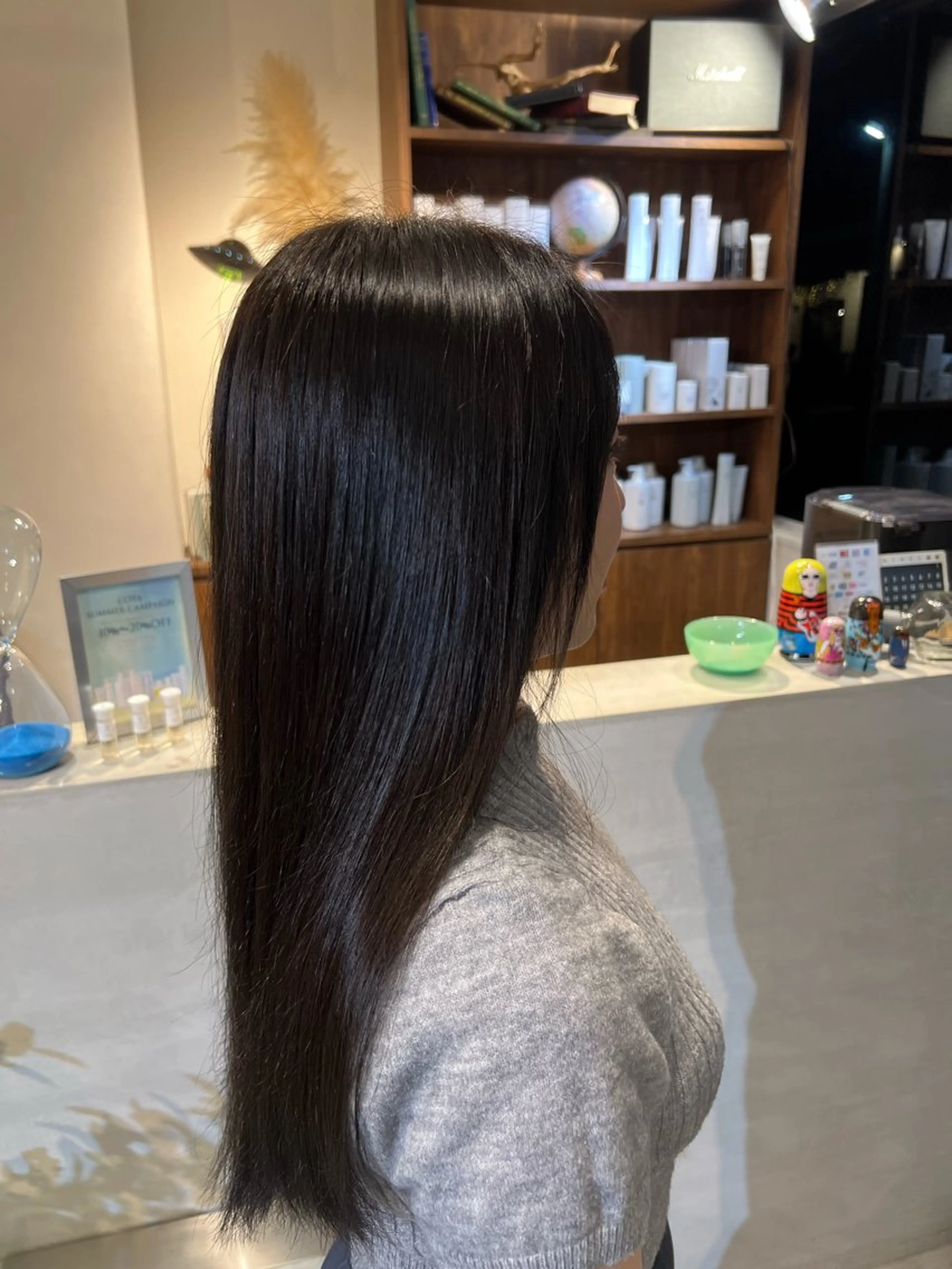 ロング カラー パーマ 黒髪 ブルーカラー ブルーブラック 縮毛矯正 トリートメント (h)wim kikoのヘアスタイル