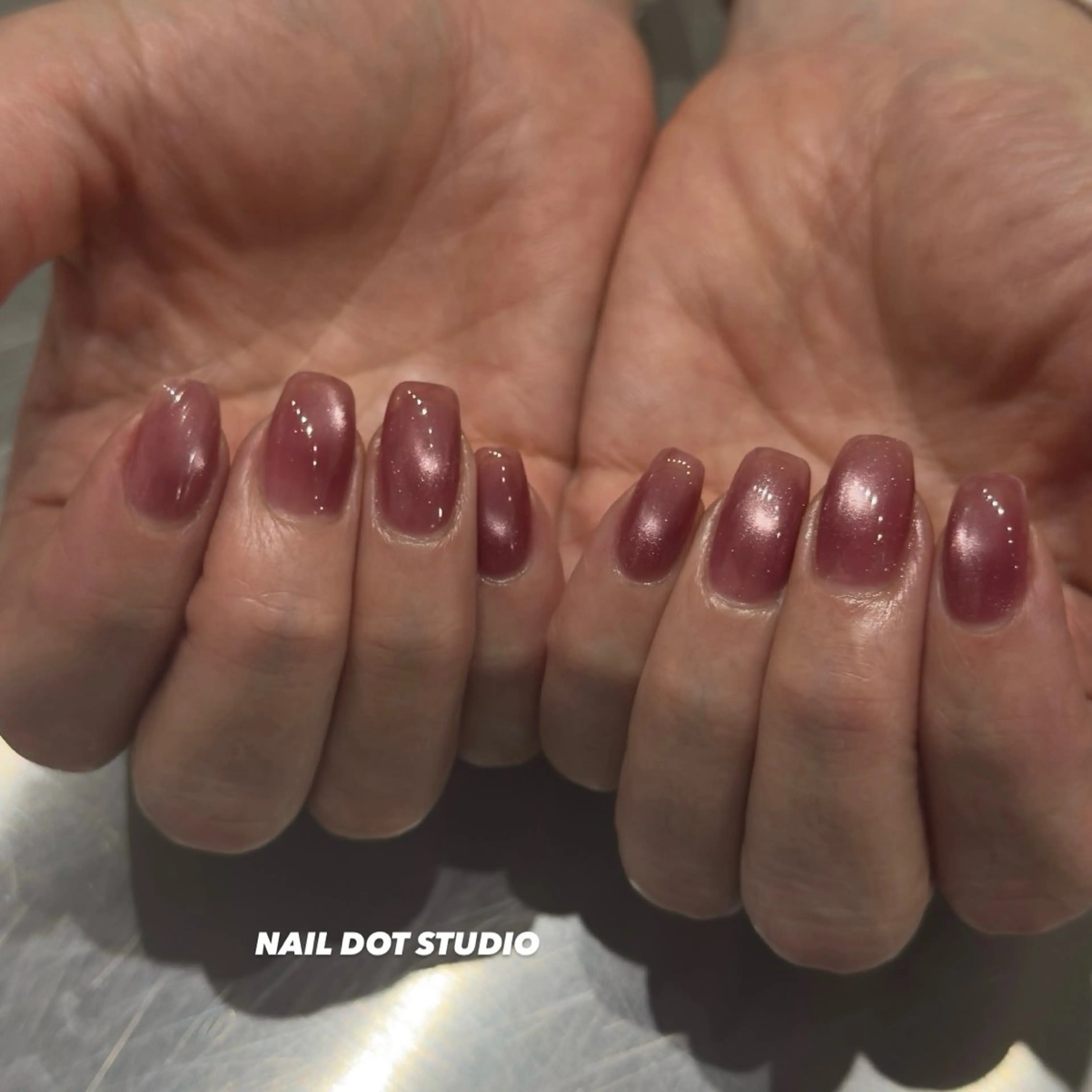 ネイル ハンドネイル NAILDOTSTU DIO SEINAのネイルデザイン