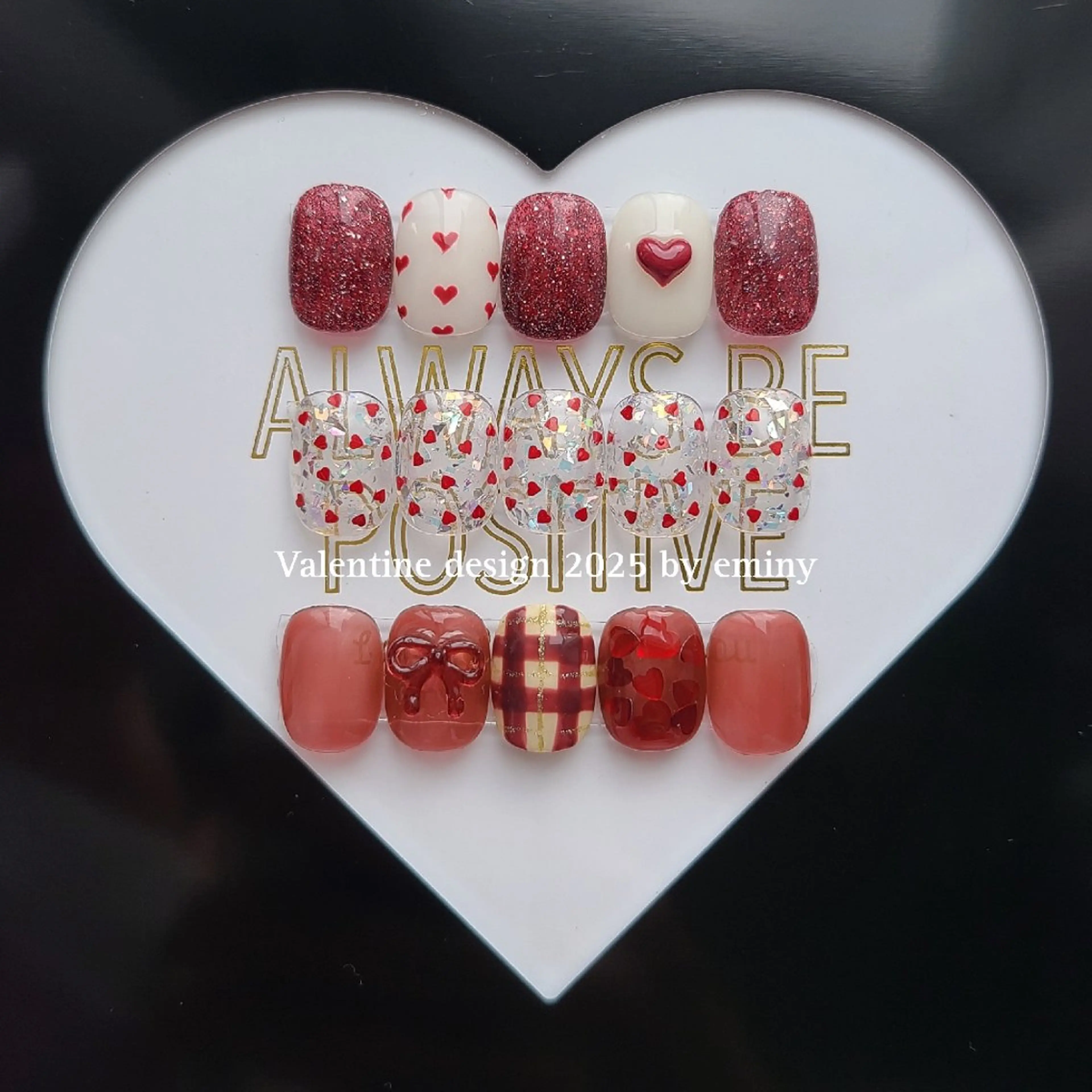 ネイル ハート キラキラネイル 韓国ネイル バレンタイン ホワイト ハンドネイル nail salon  eminyのネイルデザイン