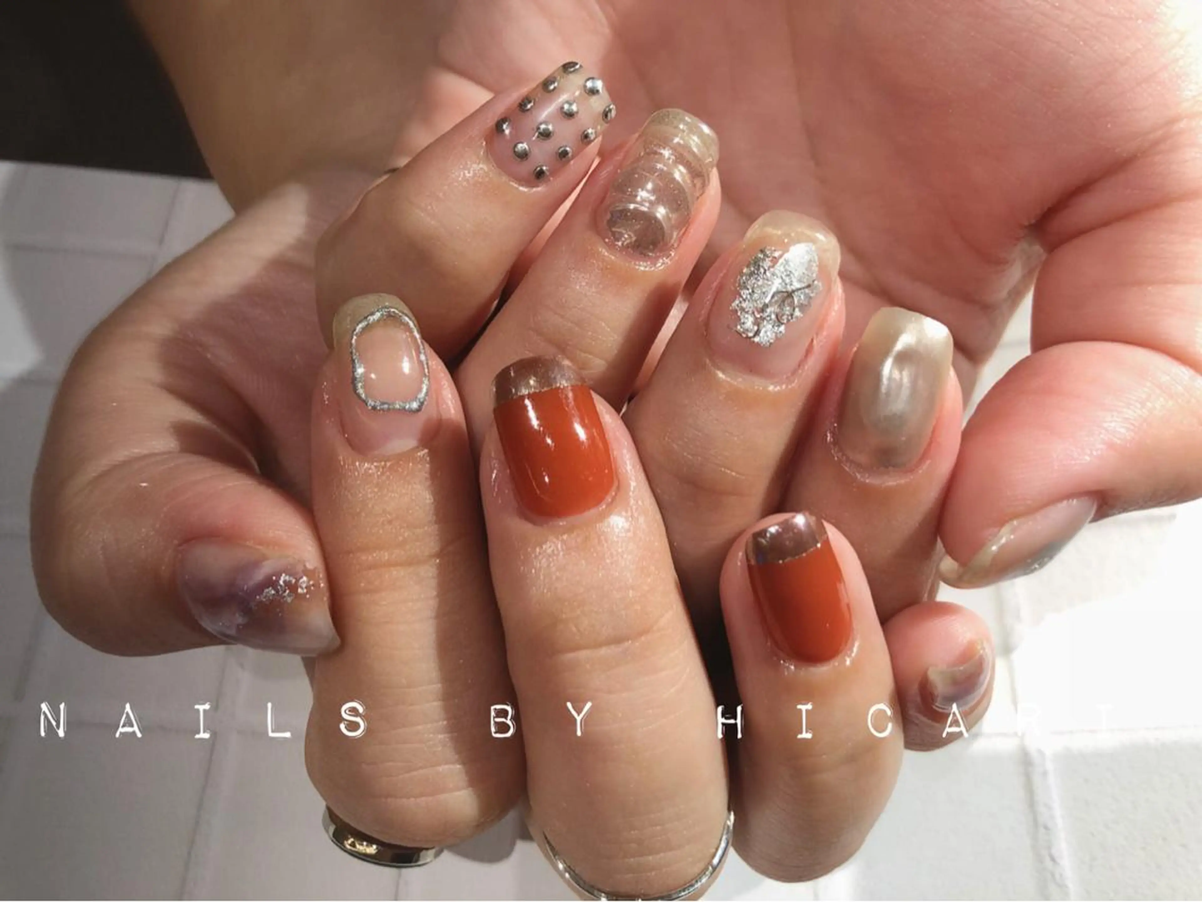 ショート カラー ネイル マツエク・マツパ illum hicariのネイルデザイン