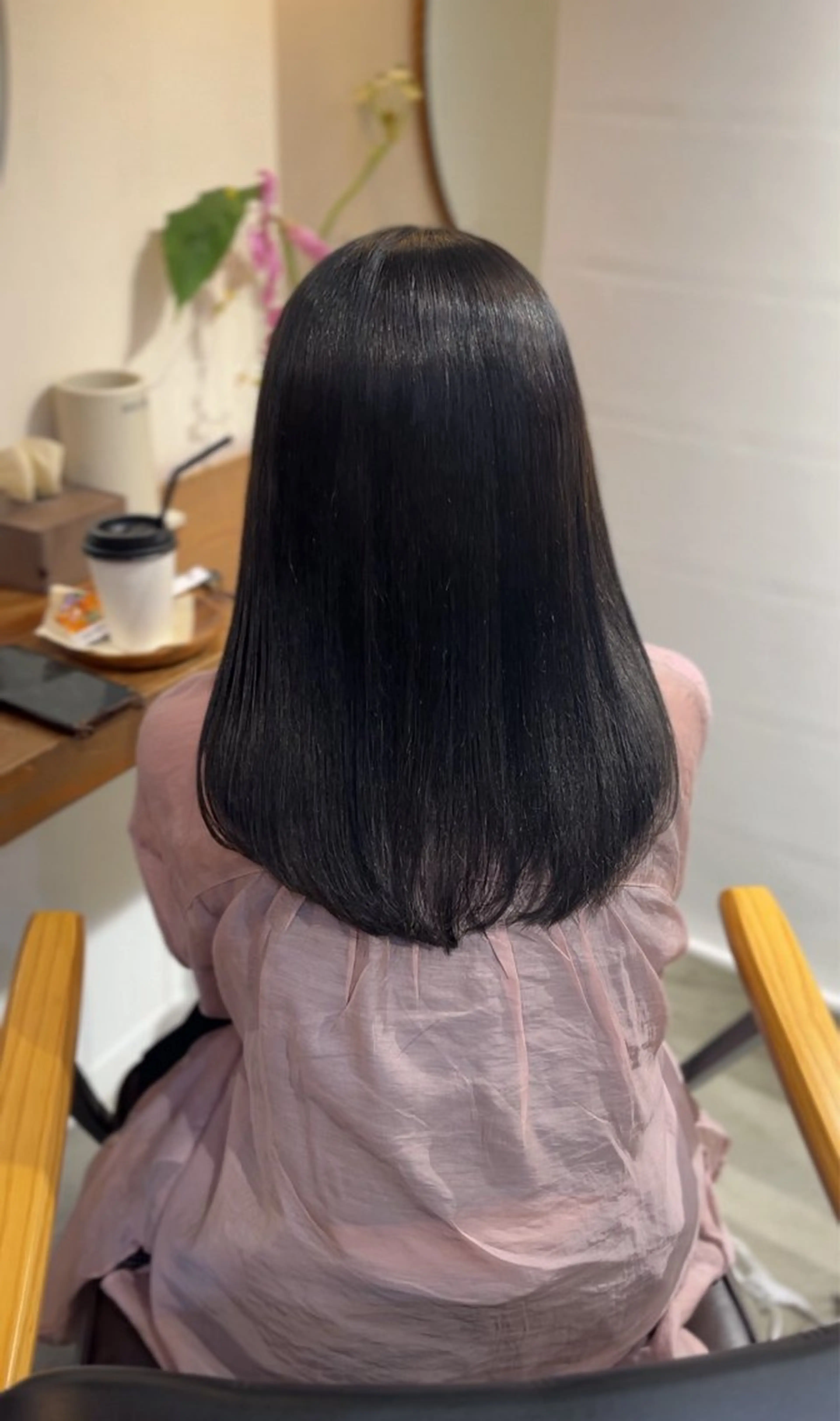 セミロング 縮毛矯正 カット 縮毛矯正 トリートメント 塩川ももこ/ 自然な縮毛矯正のヘアスタイル