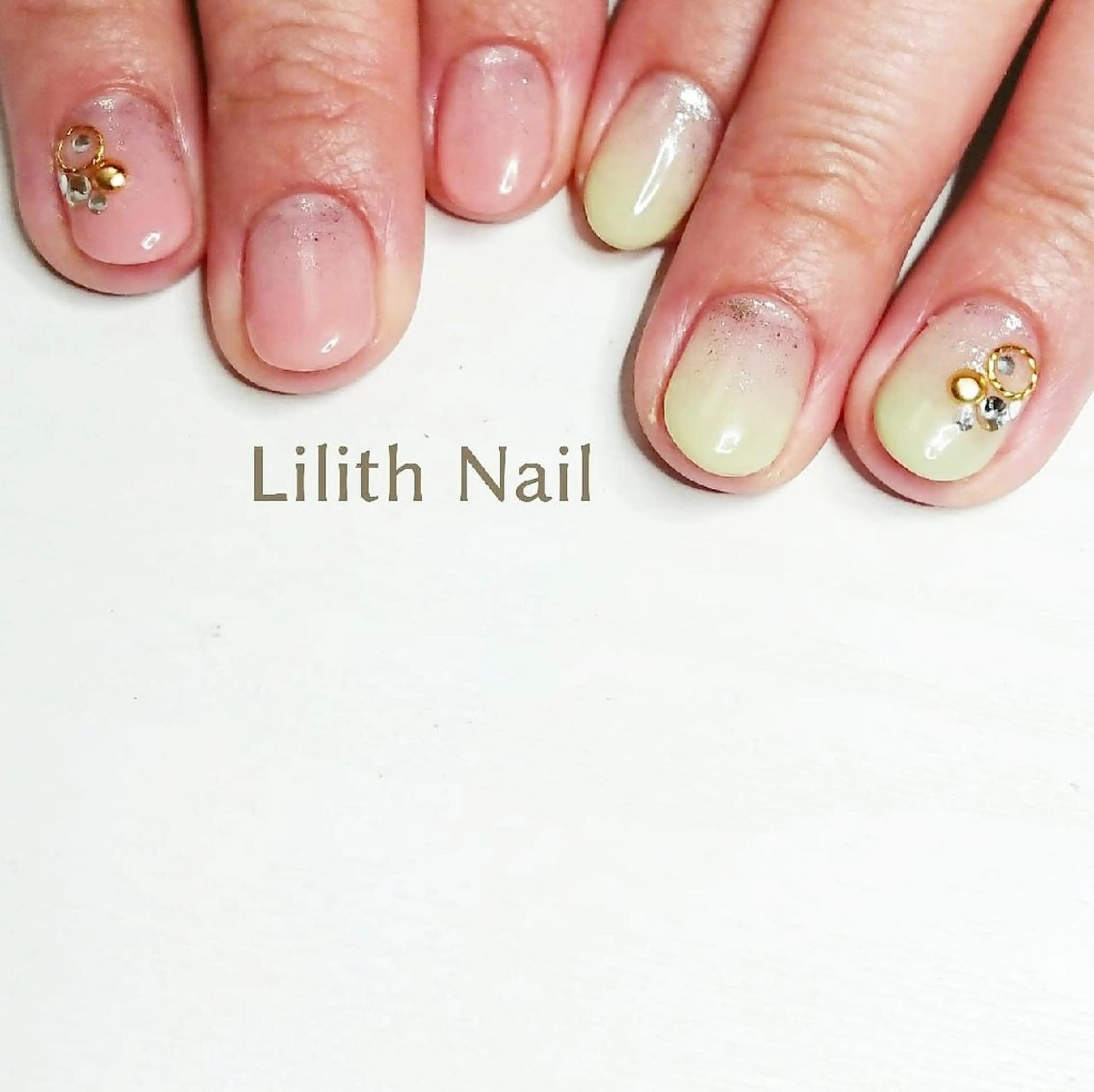 ネイル グラデーション ハンドネイル Lilith Nailのネイルデザイン