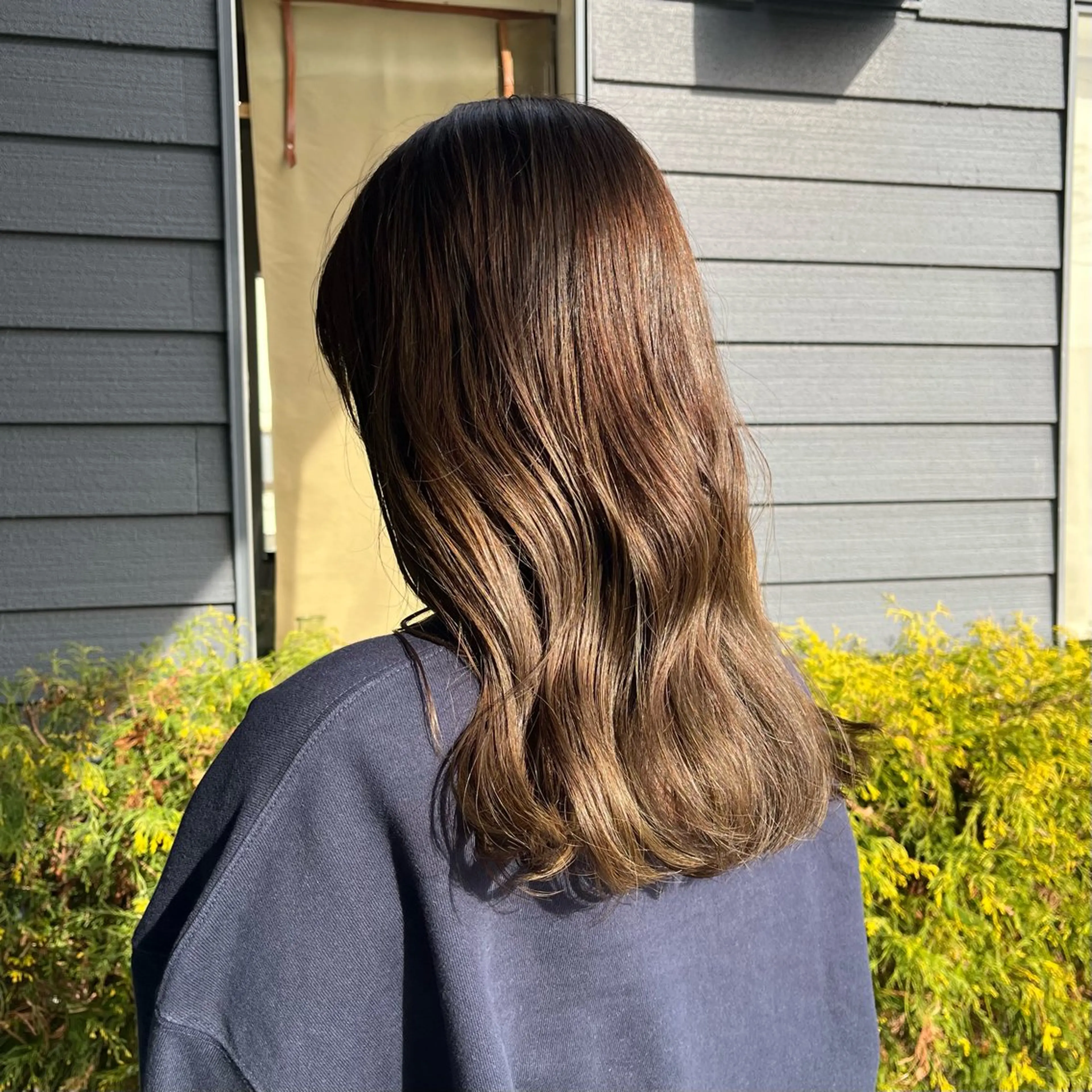 カラー ベージュカラー オリーブベージュ ヘアカラー シマダ ユウナのヘアスタイル