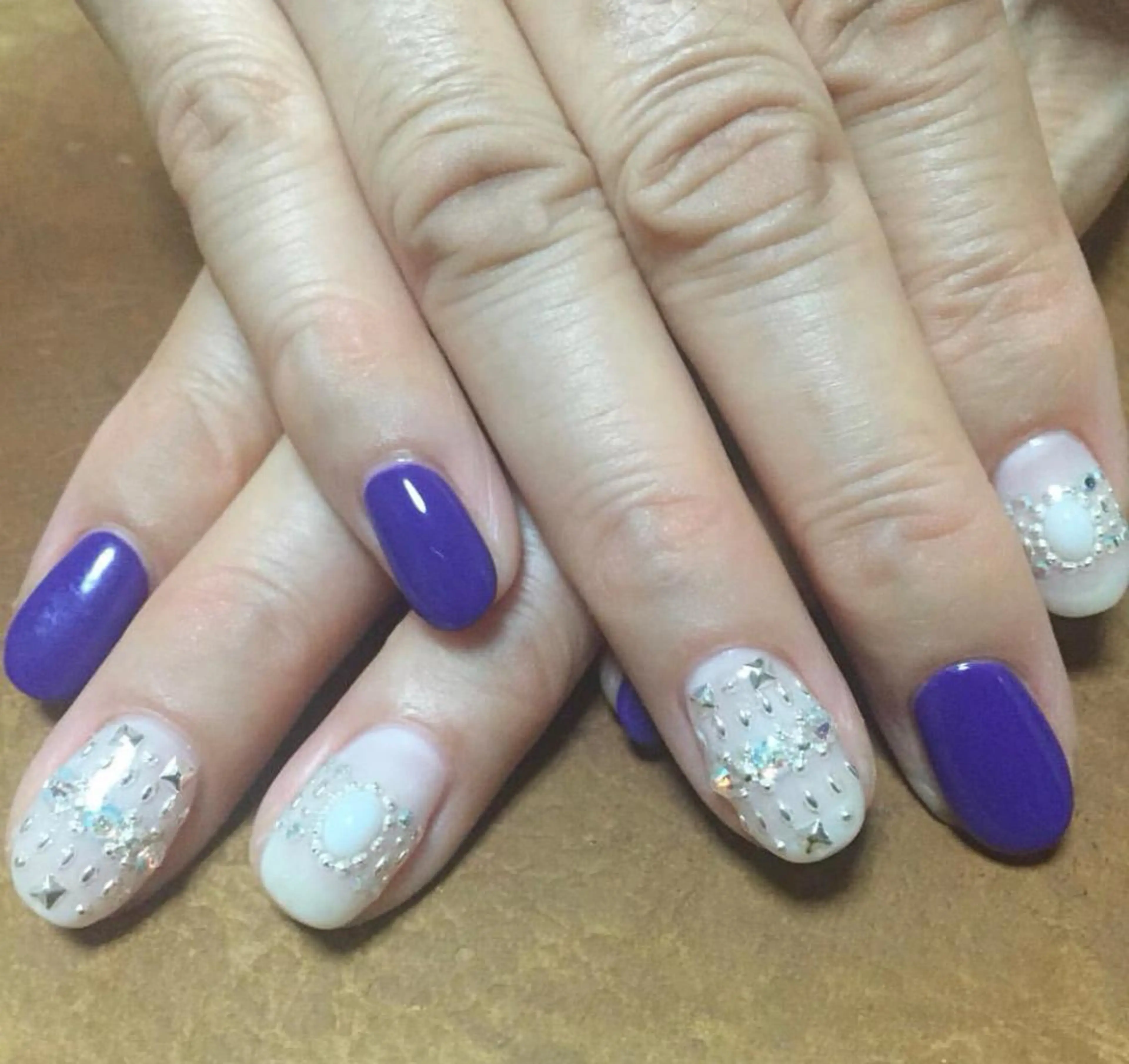 ネイル ハンドネイル フットネイル mano nella manoのネイルデザイン