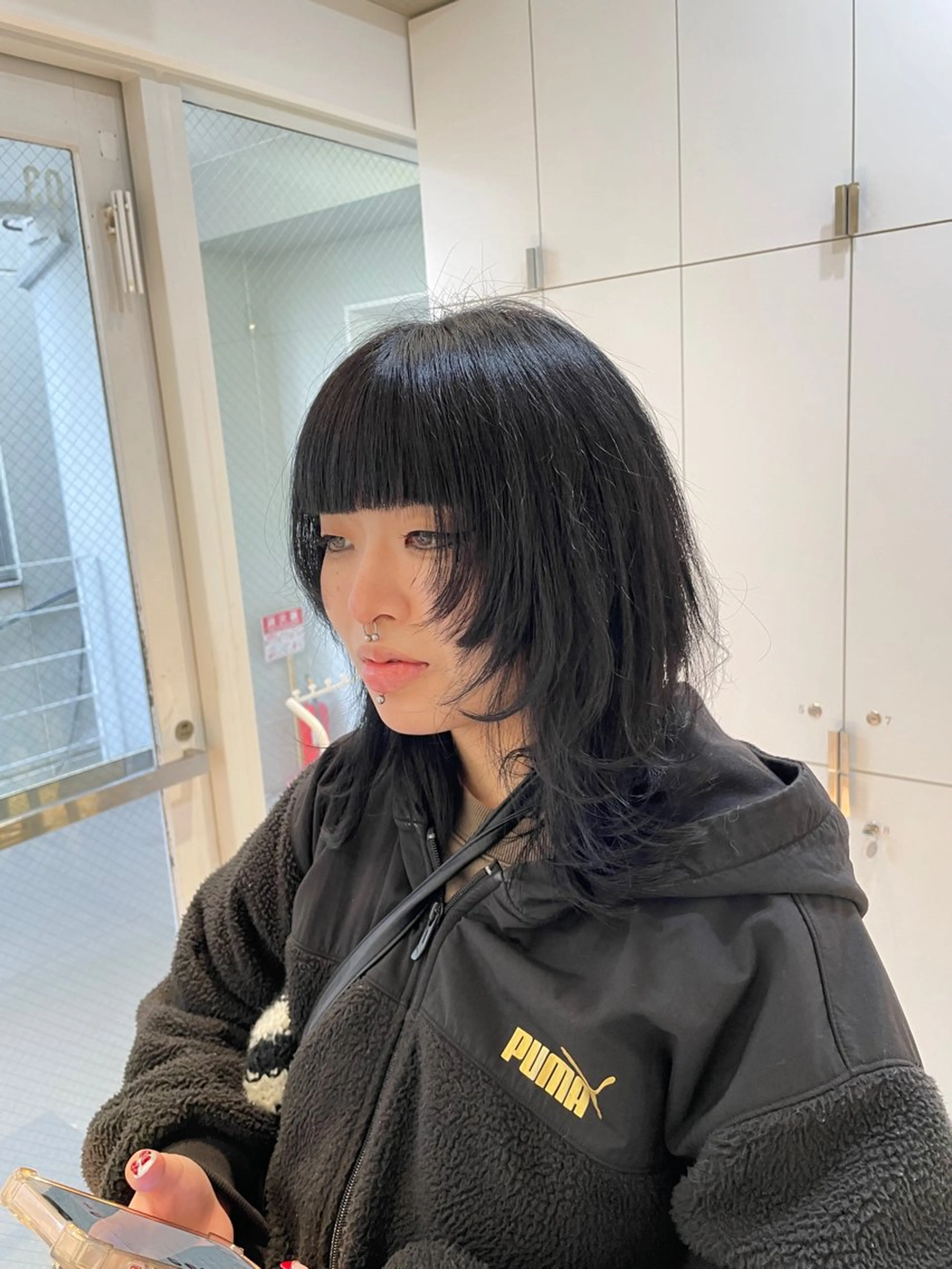 セミロング カラー ヘアアレンジ 黒髪 ブリーチ ブルーカラー ブルーブラック 透明感カラー カット ヘアカラー トリートメント ヘアセット 艶髪✨寒色カラー✨ 翁長孝輔のヘアスタイル