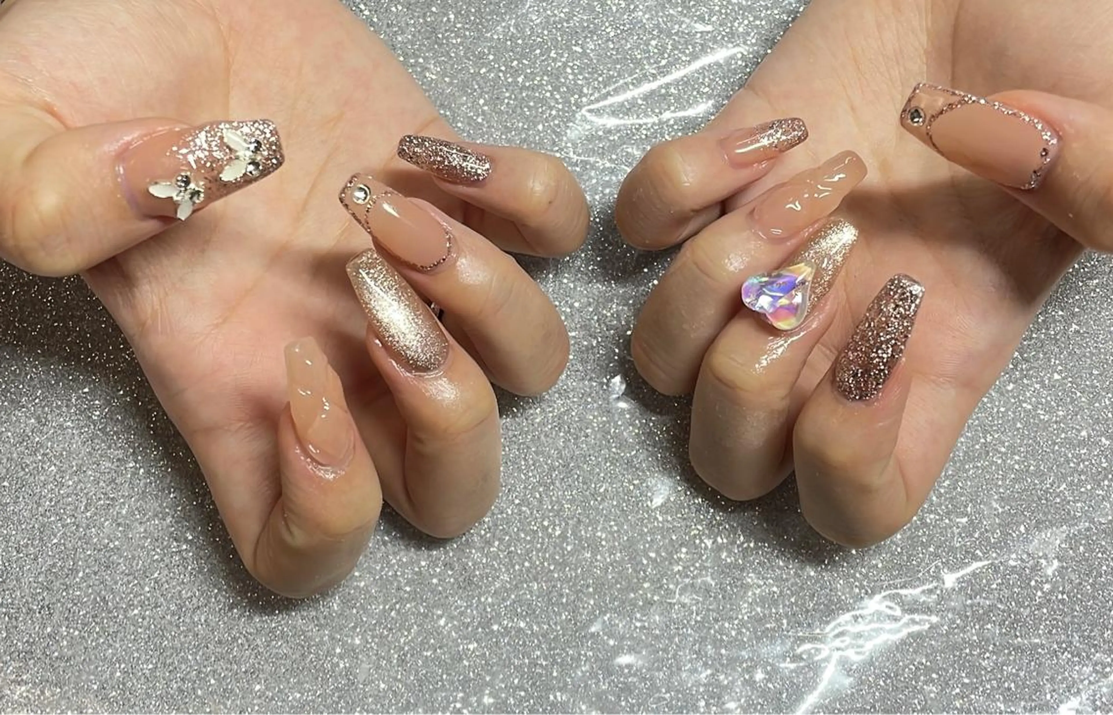 ネイル ハンドネイル VIERU 🌈🎀💖のネイルデザイン