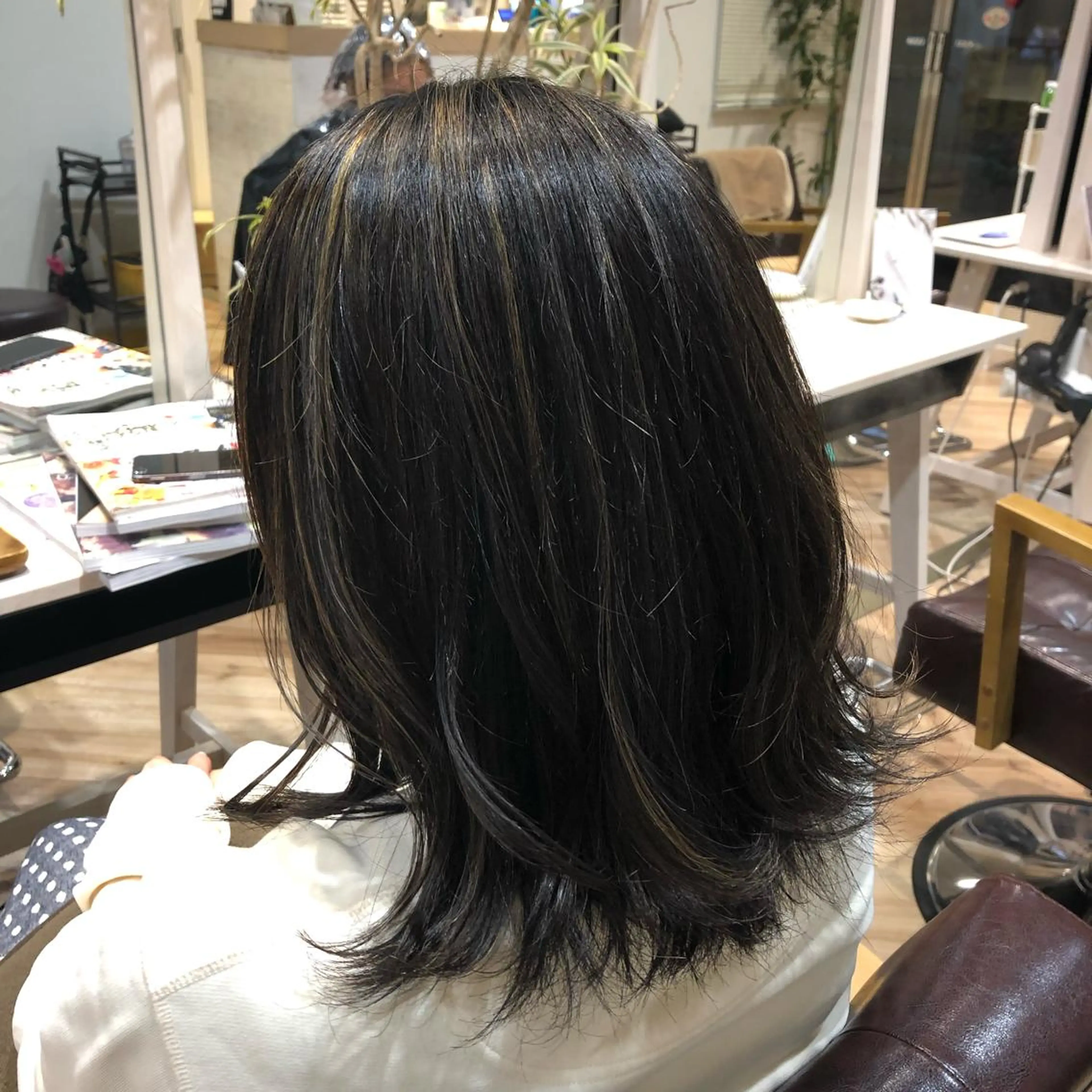 ミディアム カラー ハイライトカラー ハイライト 伊東 彩花のヘアスタイル