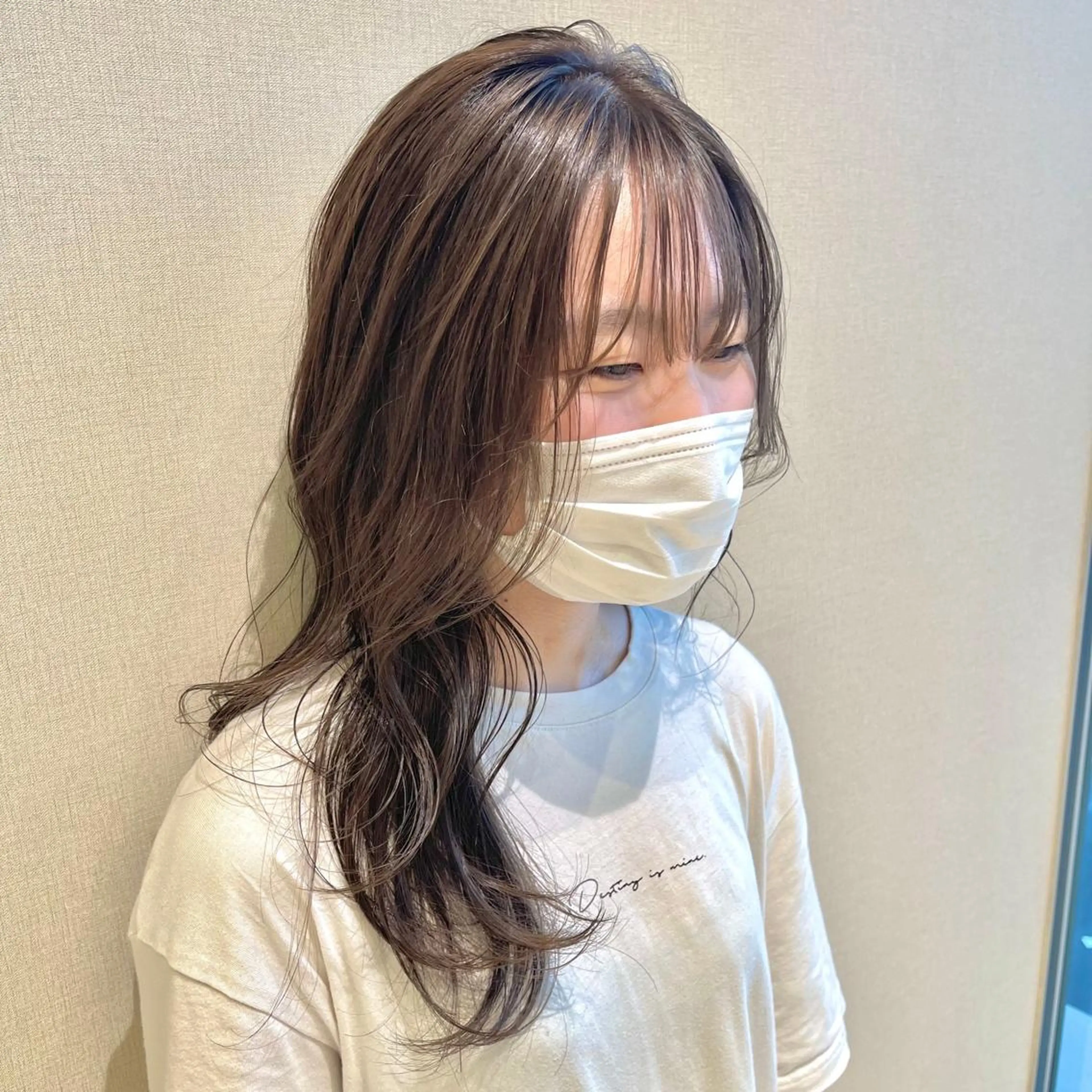 カラー 堀結香/顔まわり レイヤー/蒲生四丁目のヘアスタイル