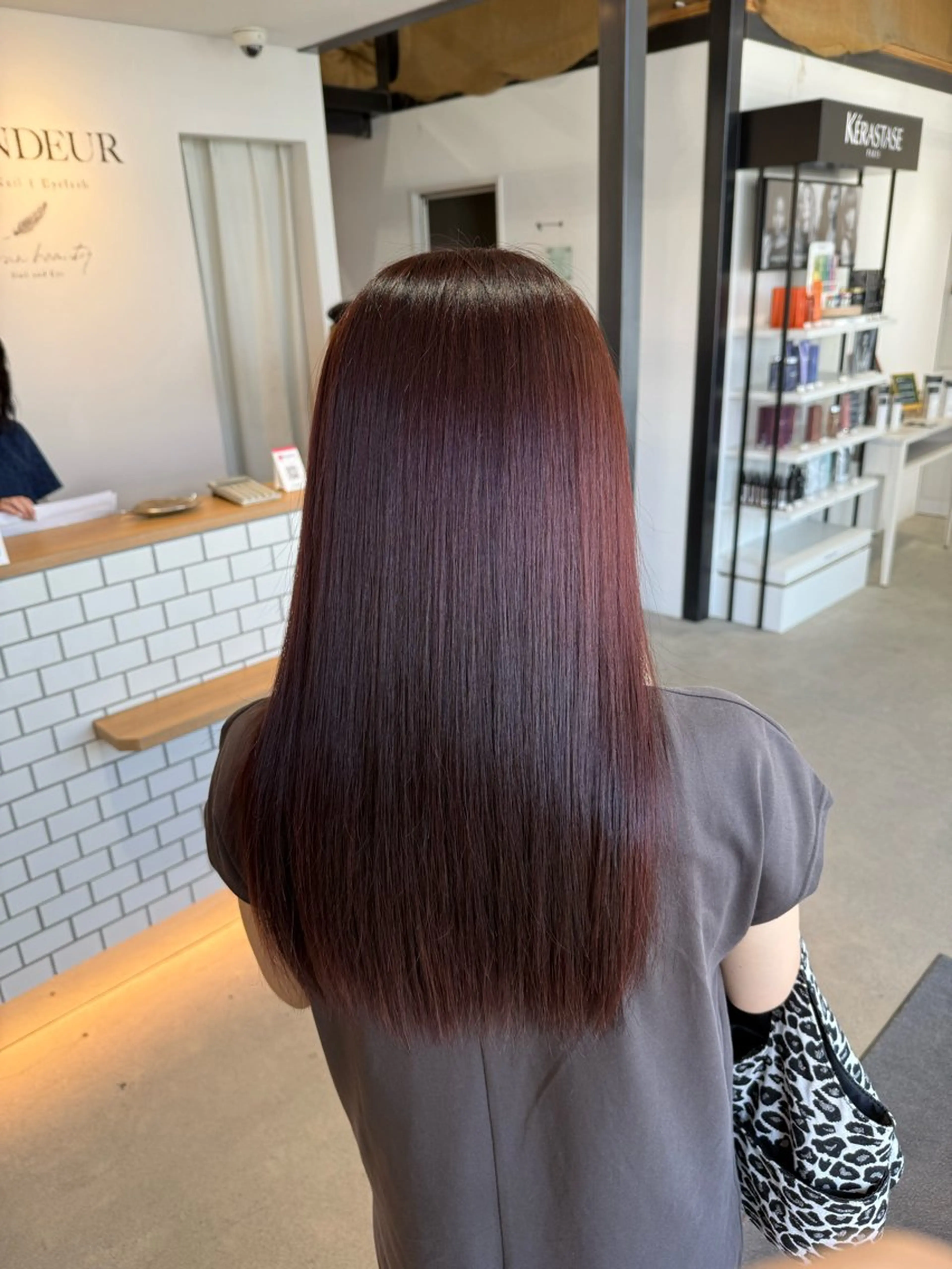 ロング カラー ピンクカラー レッドカラー 片山 実莉のヘアスタイル