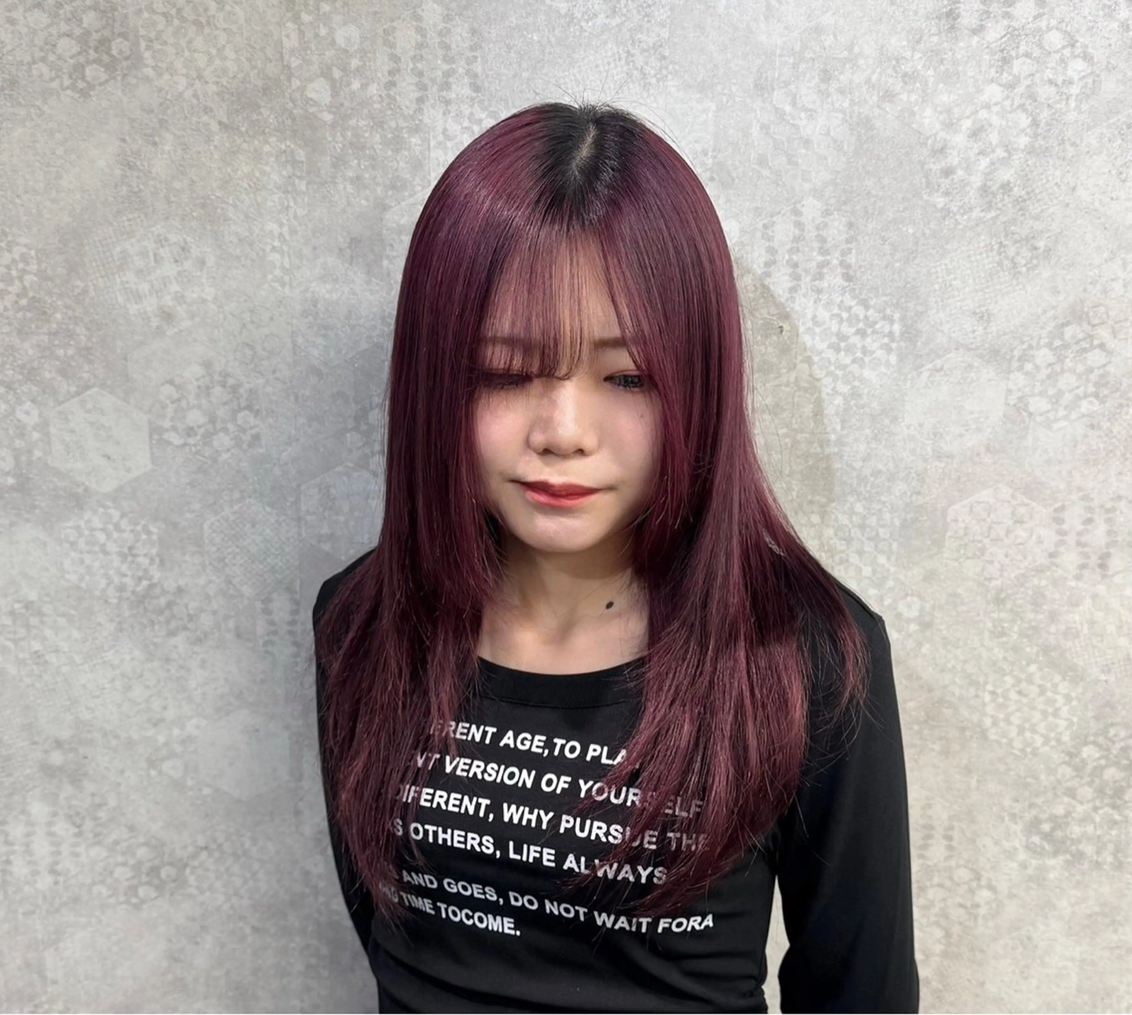 ロング カラー カシス レッドカラー 佐々木 哲太のヘアスタイル