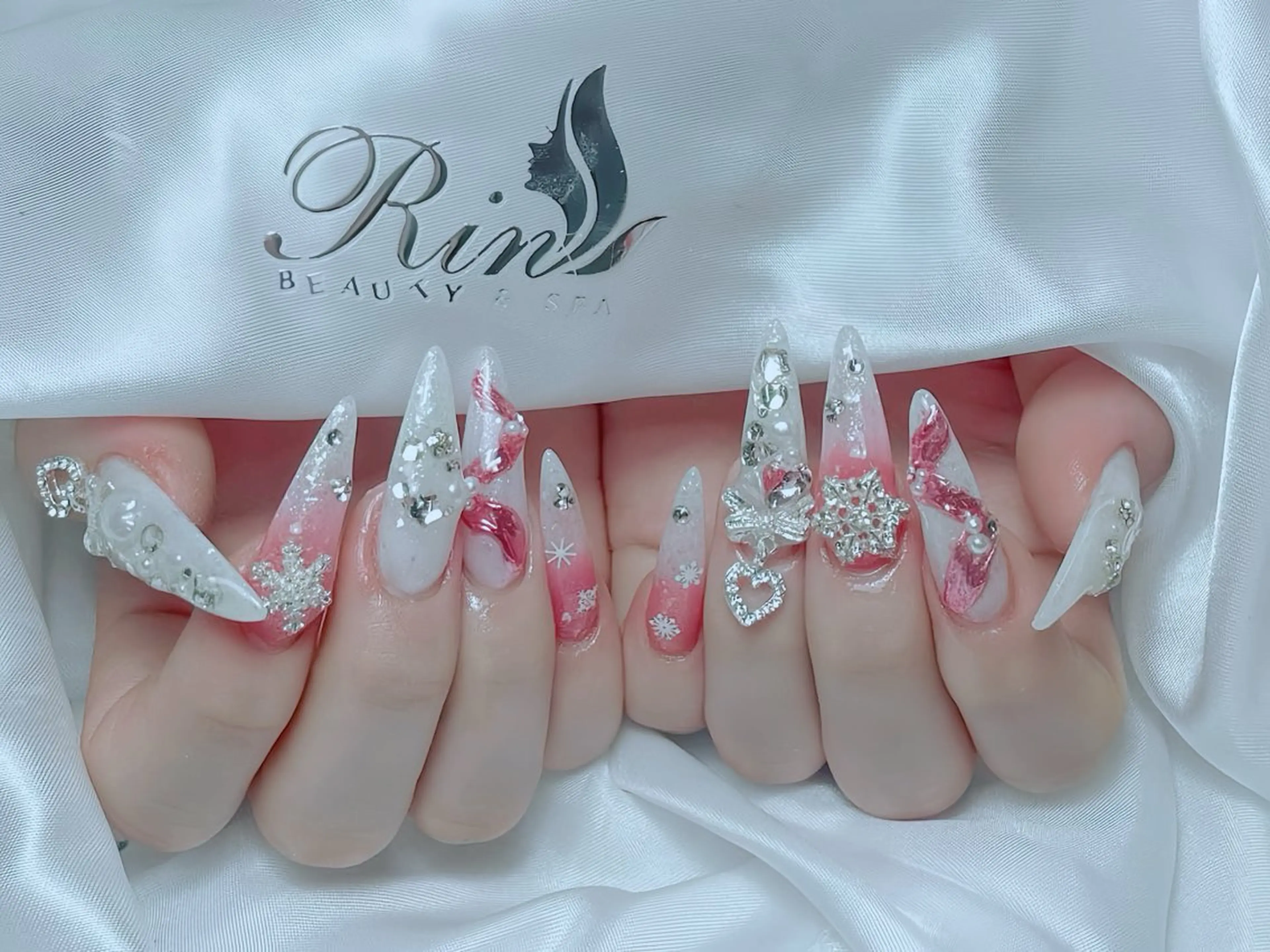 ネイル アニマル柄 ボルドー ブラウン チークネイル フレンチネイル ハンドネイル Rin Nail 新大久保店のネイルデザイン