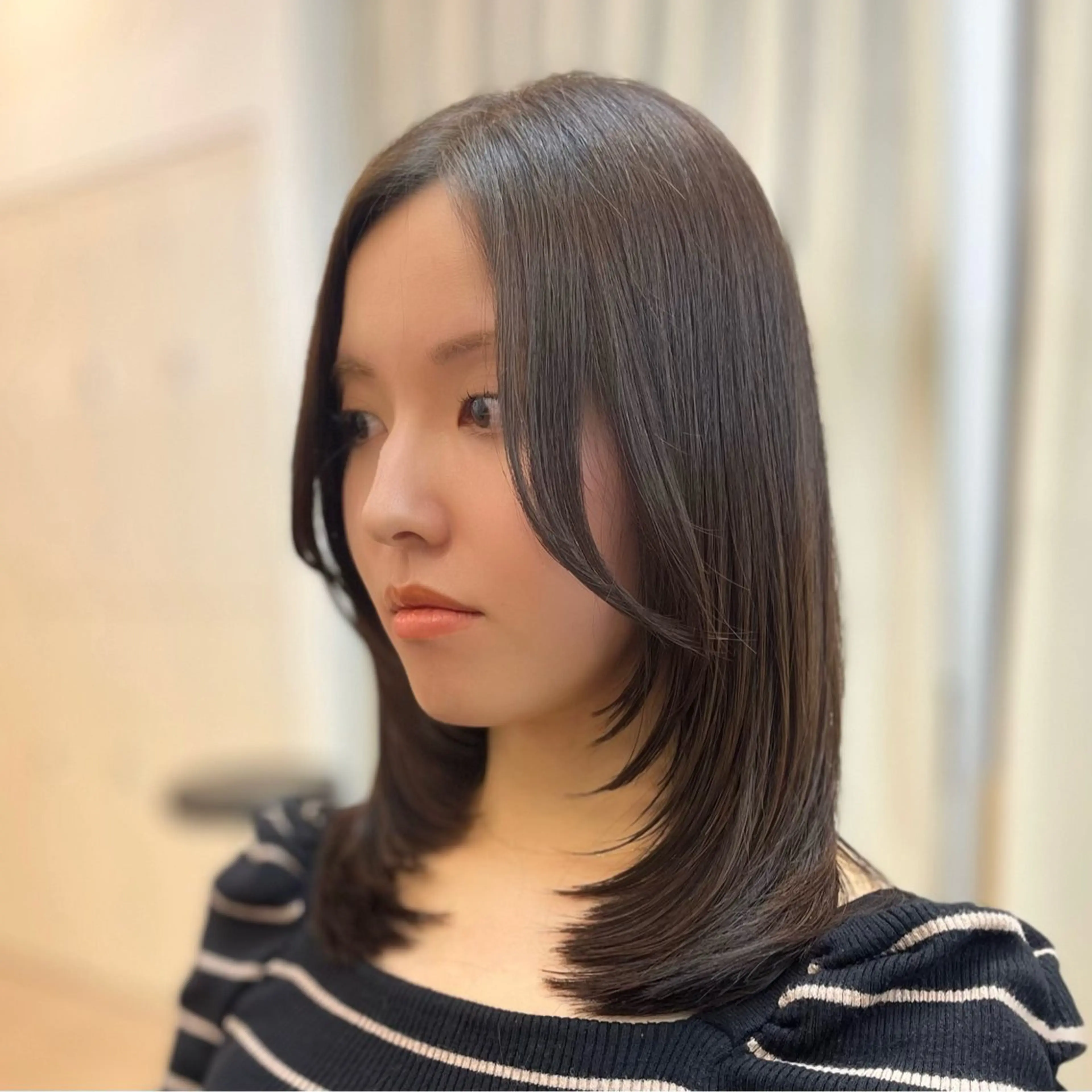 セミロング 美容師歴13年 川口のヘアスタイル