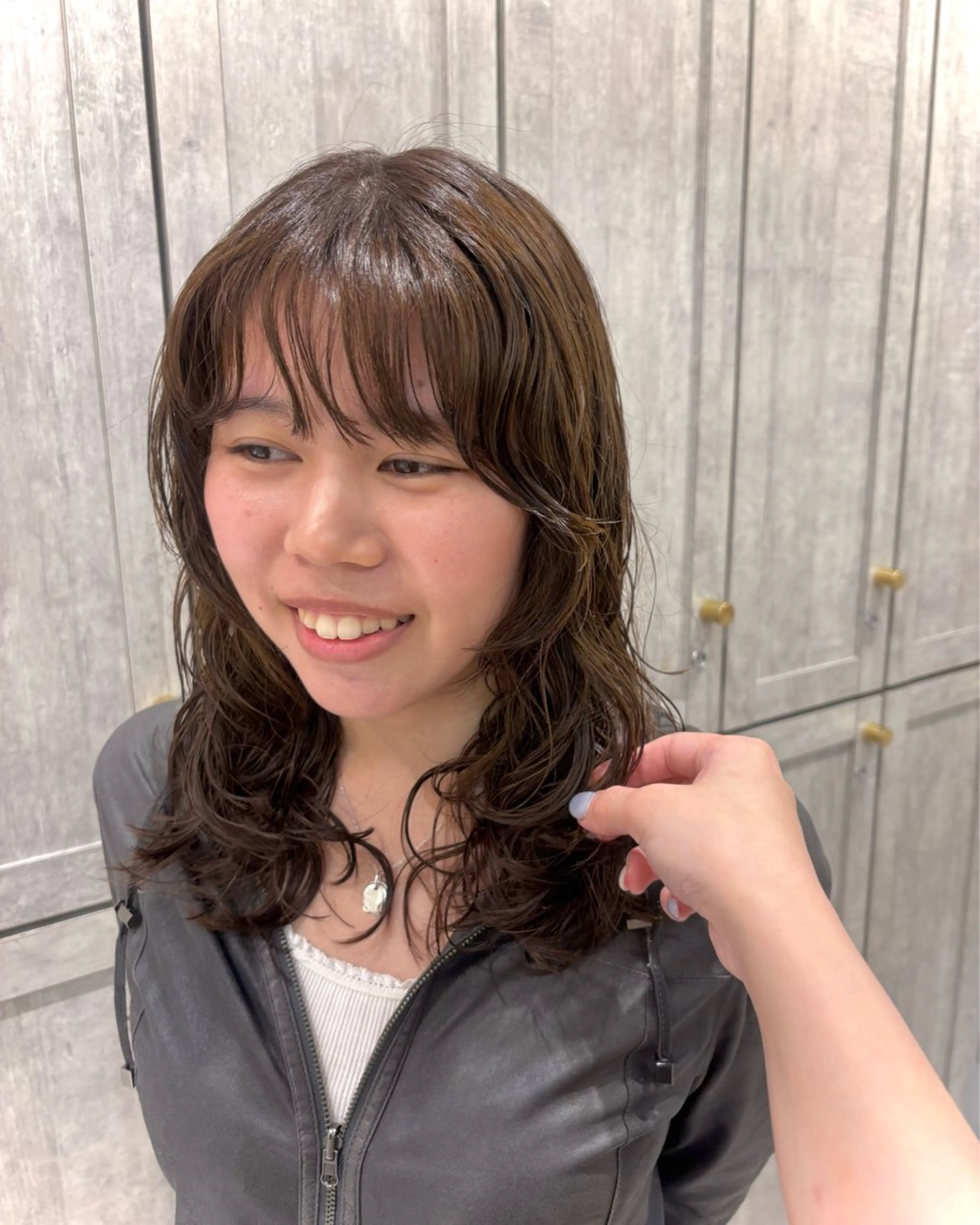 セミロング カラー パーマ セミロングパーマ ブラウンカラー カット ヘアカラー パーマ トリートメント かどた はるなのヘアスタイル