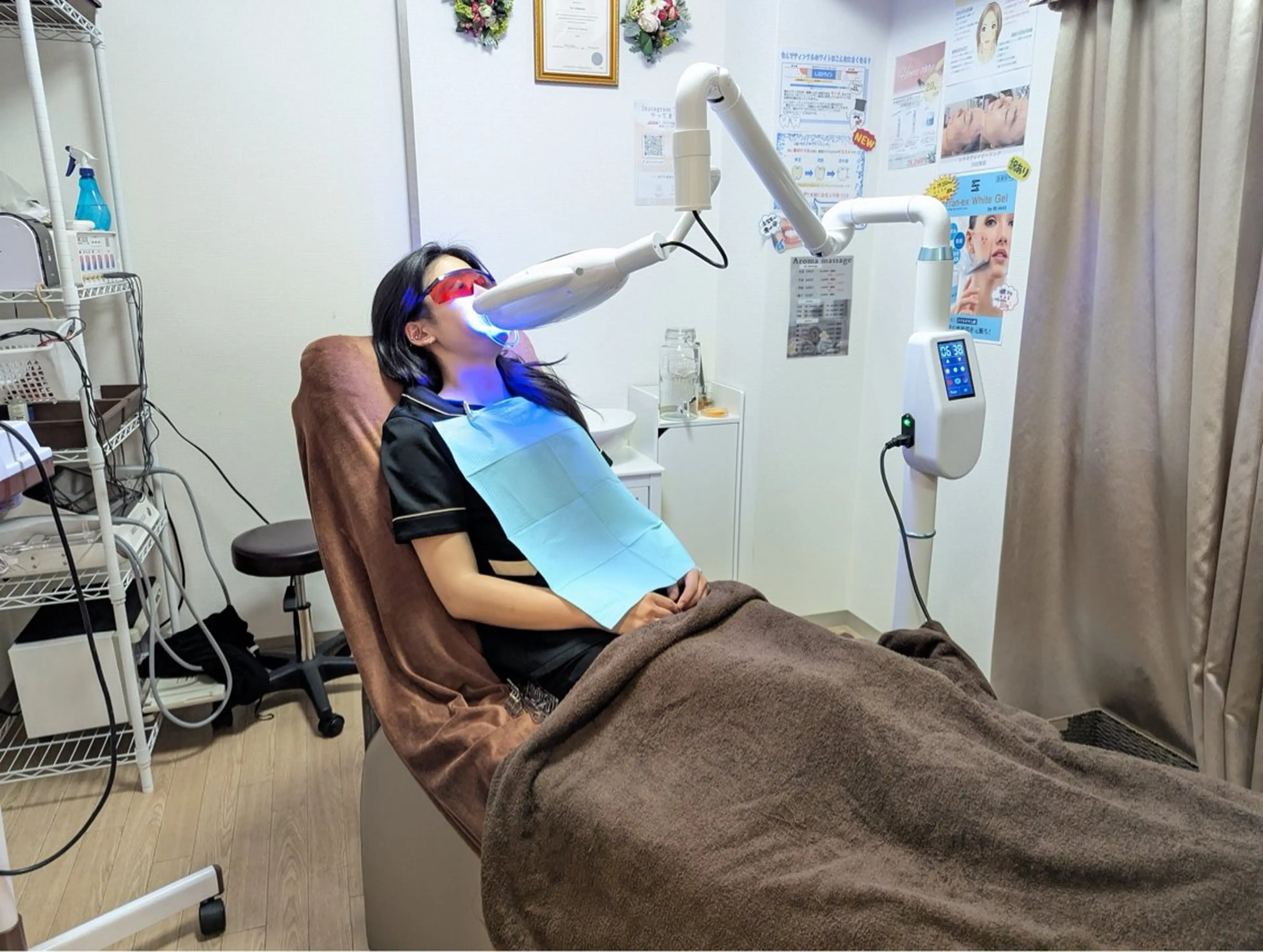 ❣️結果重視❣️セルフホワイトニング🦷✨【8分照射×3回】5倍濃度のジェル一回付き🙀本来の白さよりさらに白く🤍の写真