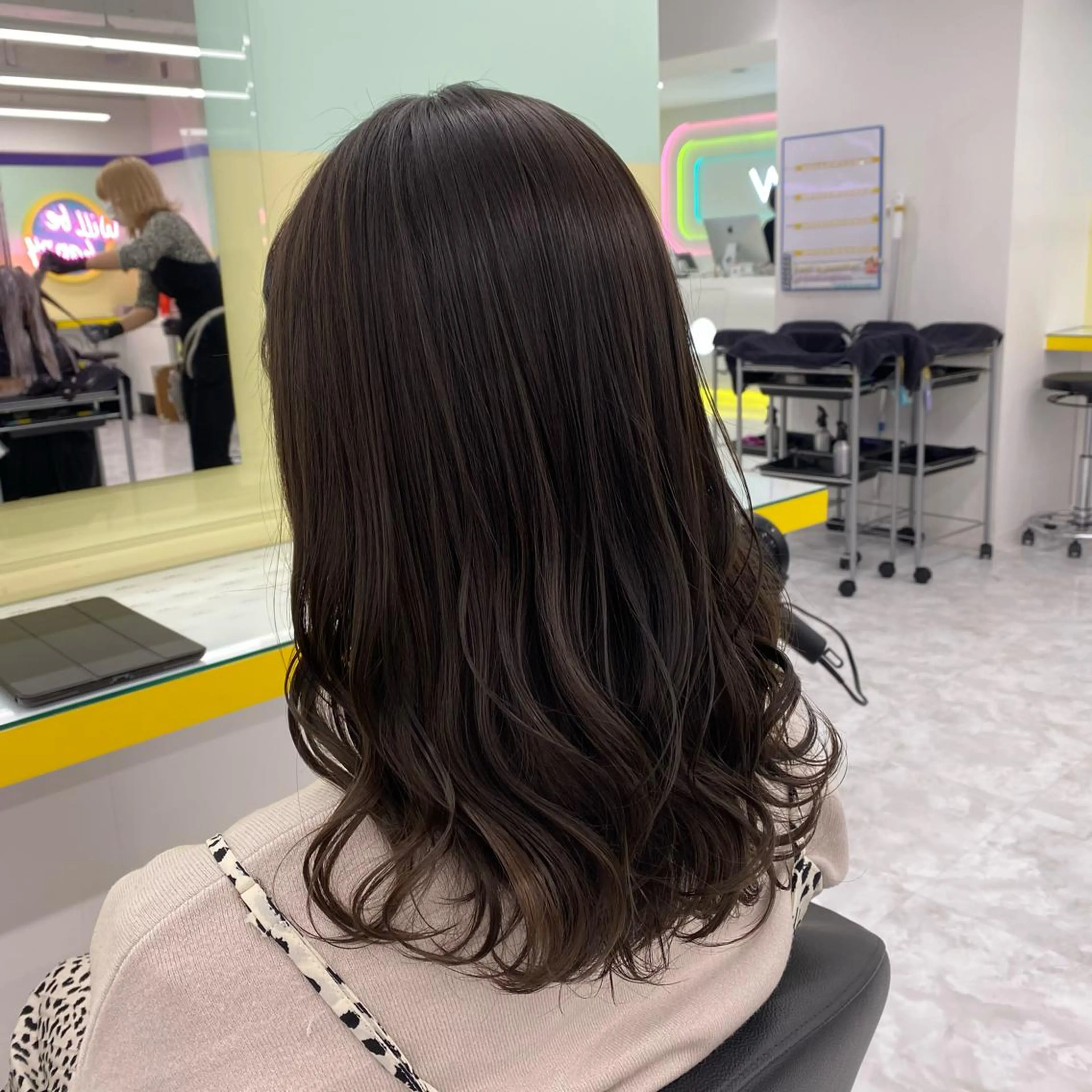 ミディアム カラー ヘアアレンジ カット ヘアカラー mai🍑暖色カラー /レイヤー💖のヘアスタイル