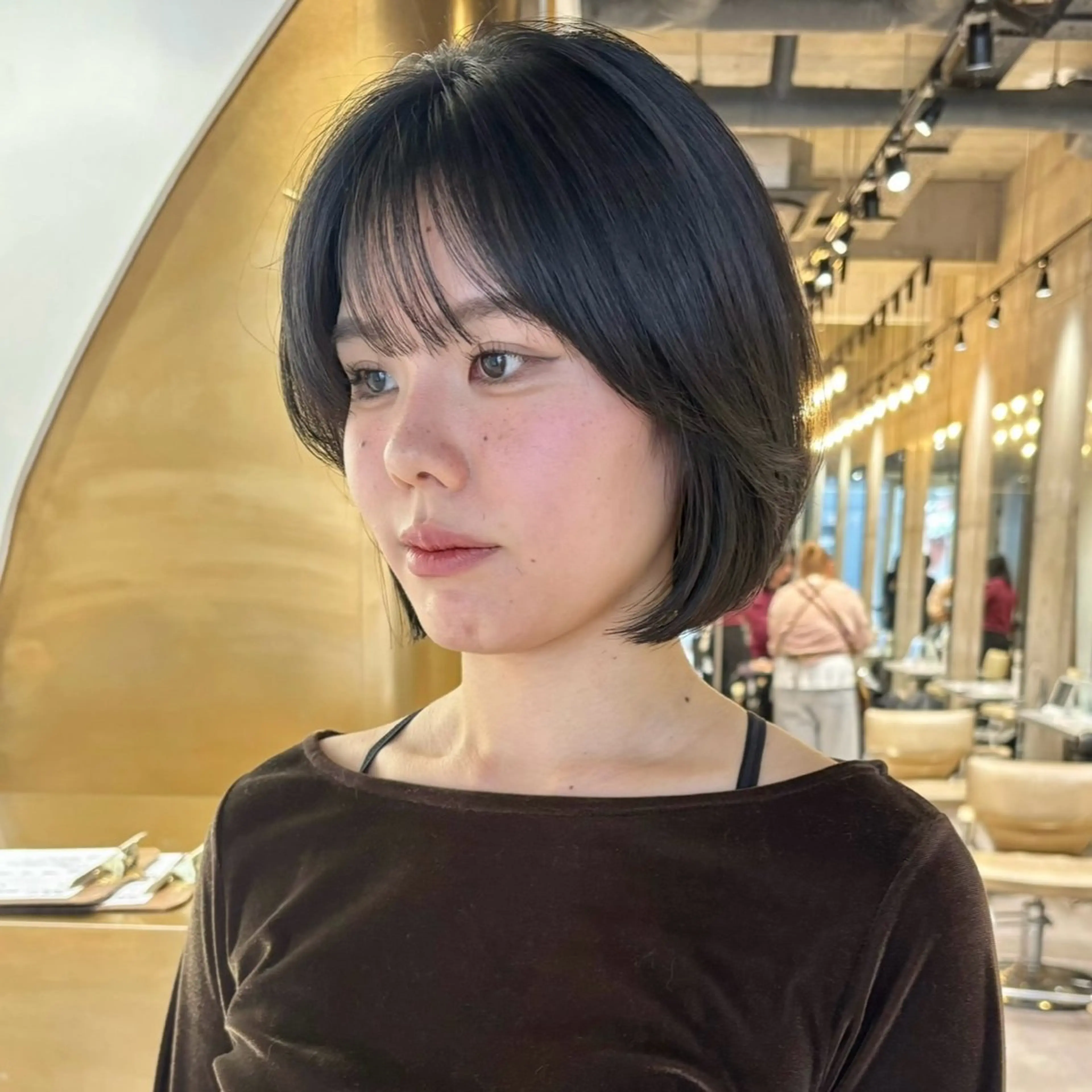 ショート ボブ レイヤーカット カット mina🪐立川駅/ 無料ショートカットのヘアスタイル