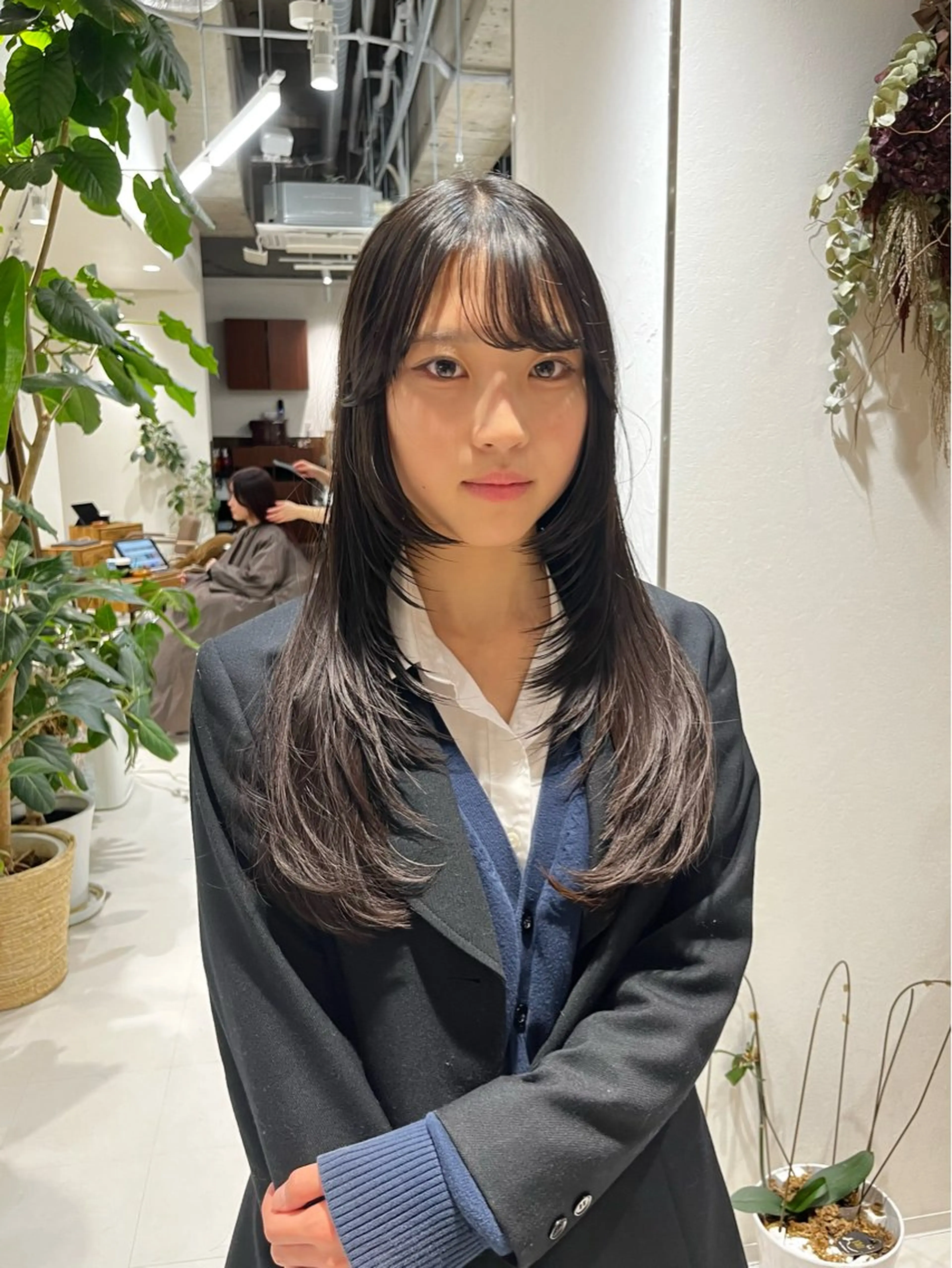 ロング カラー ブラウンカラー チョコレートブラウン レイヤーカット レイヤーカット/ブラ ウンカラー/河野凜のヘアスタイル