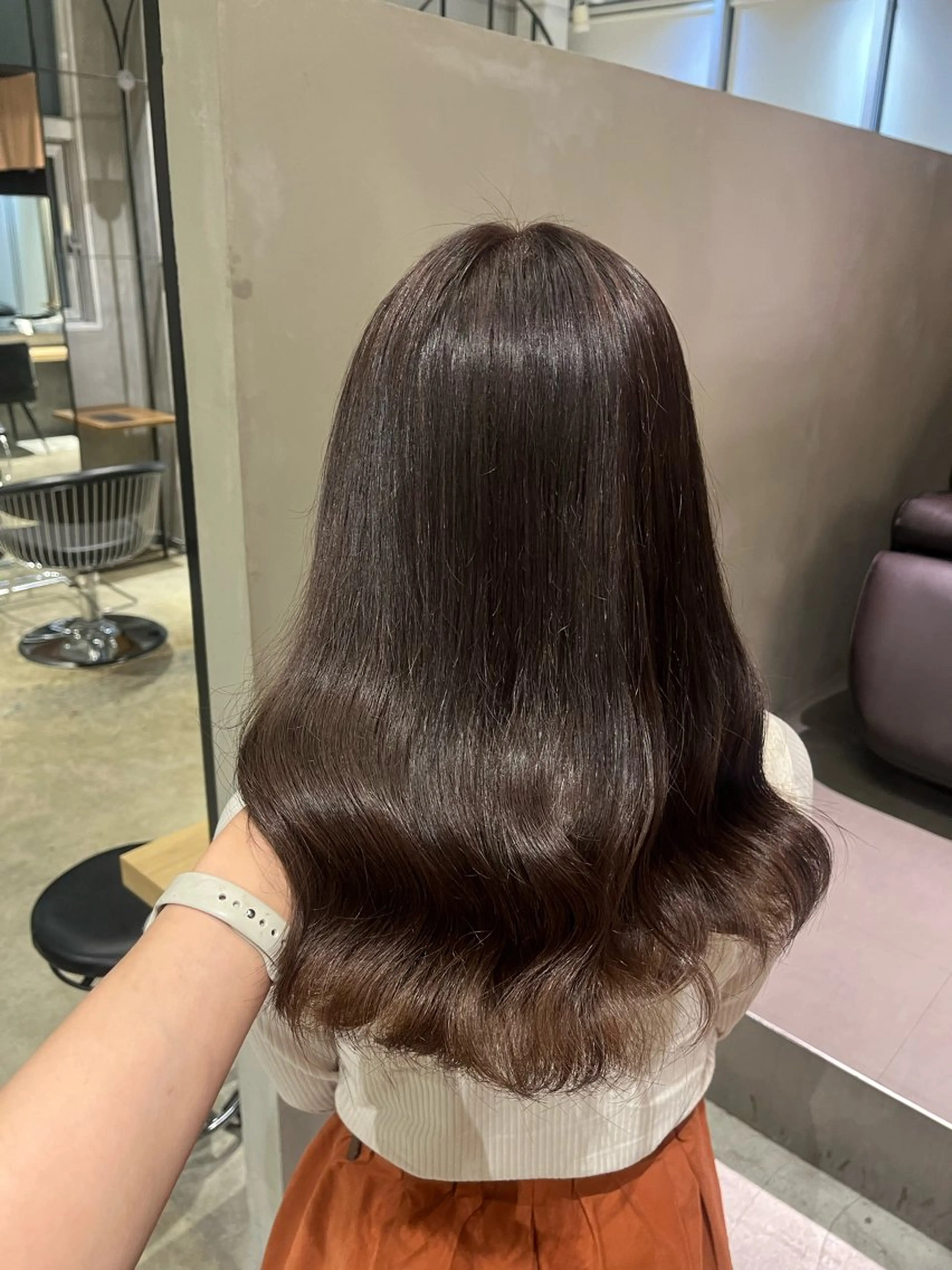 セミロング カラー ブラウンカラー チョコレートブラウン 森山 葵のヘアスタイル