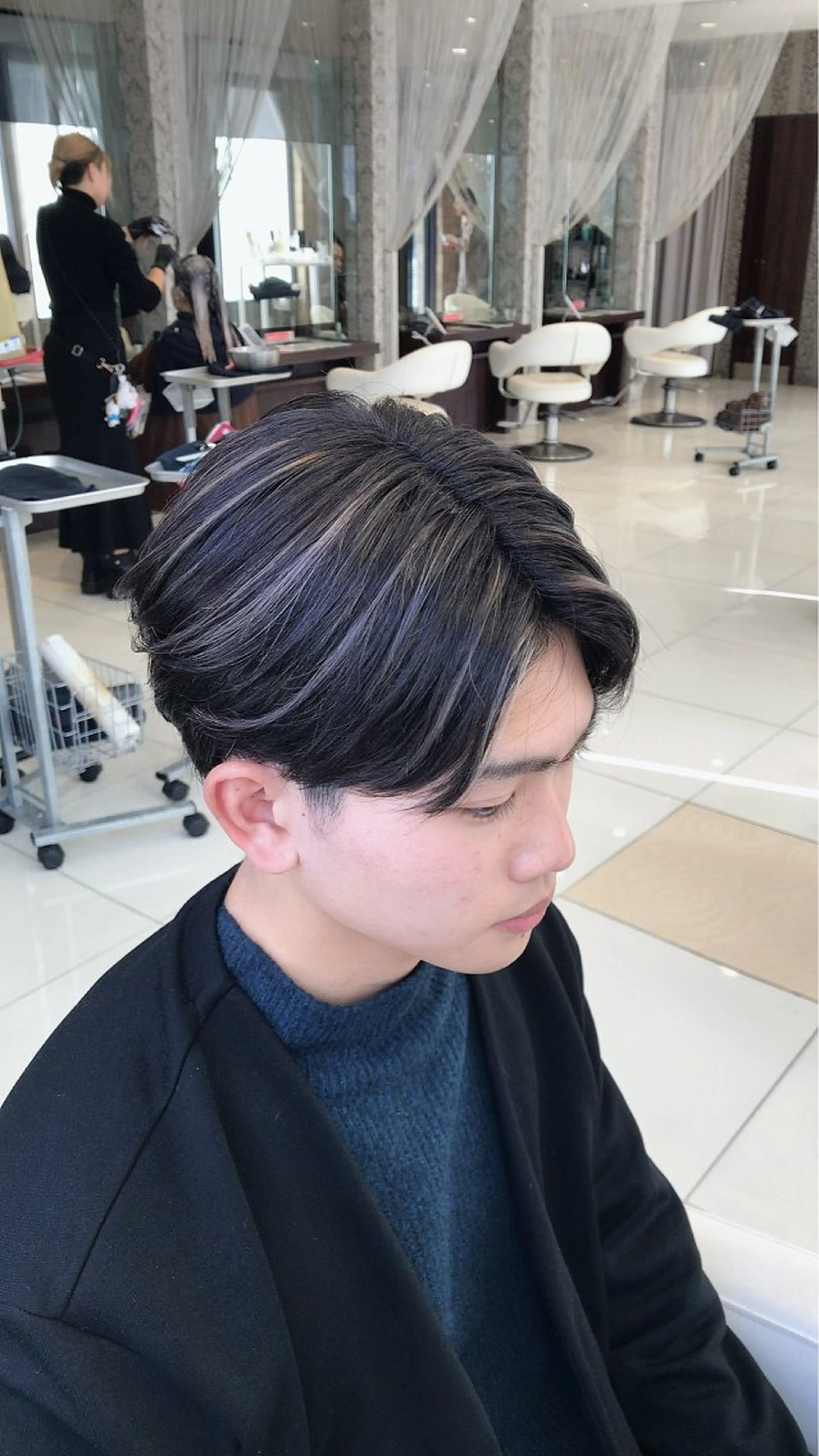 カラー メンズ センターパート メンズメッシュ メッシュ SEA BELLE YASUのヘアスタイル