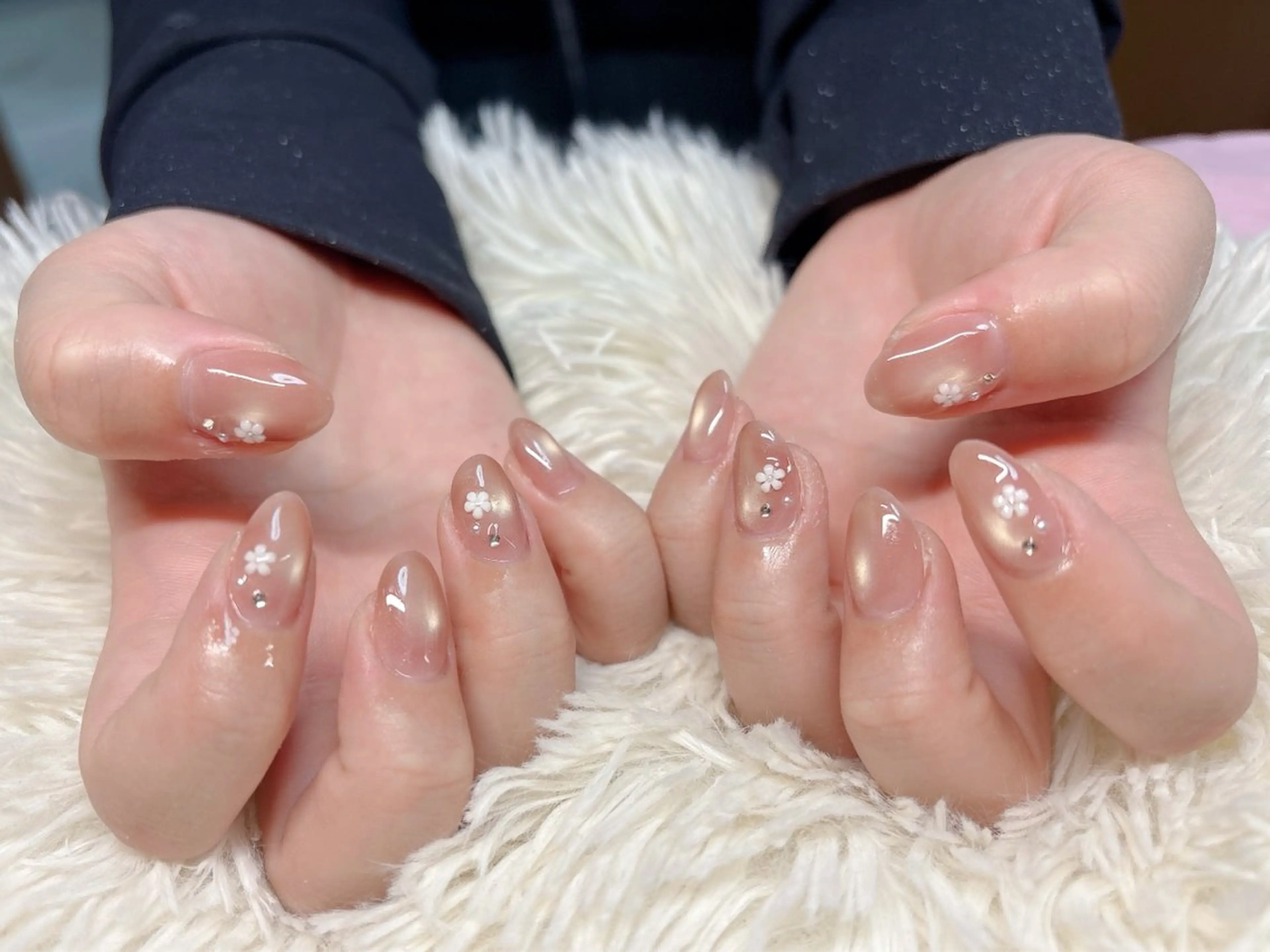 ネイル ハンドネイル パッチリオメメ Lianaのネイルデザイン