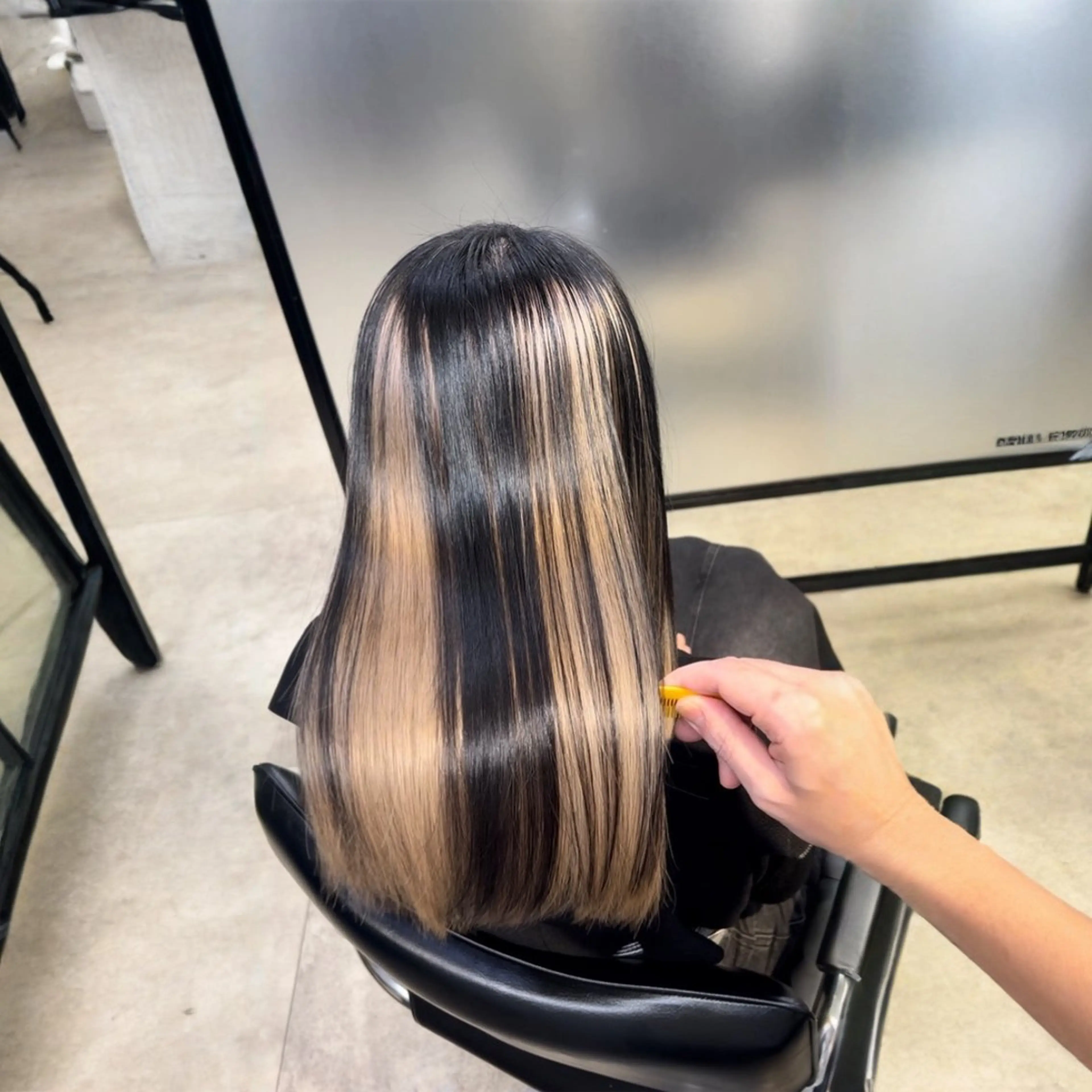 ミディアム カラー ヘアカラー トリートメント 及川シゲル 髪質改善講師のヘアスタイル