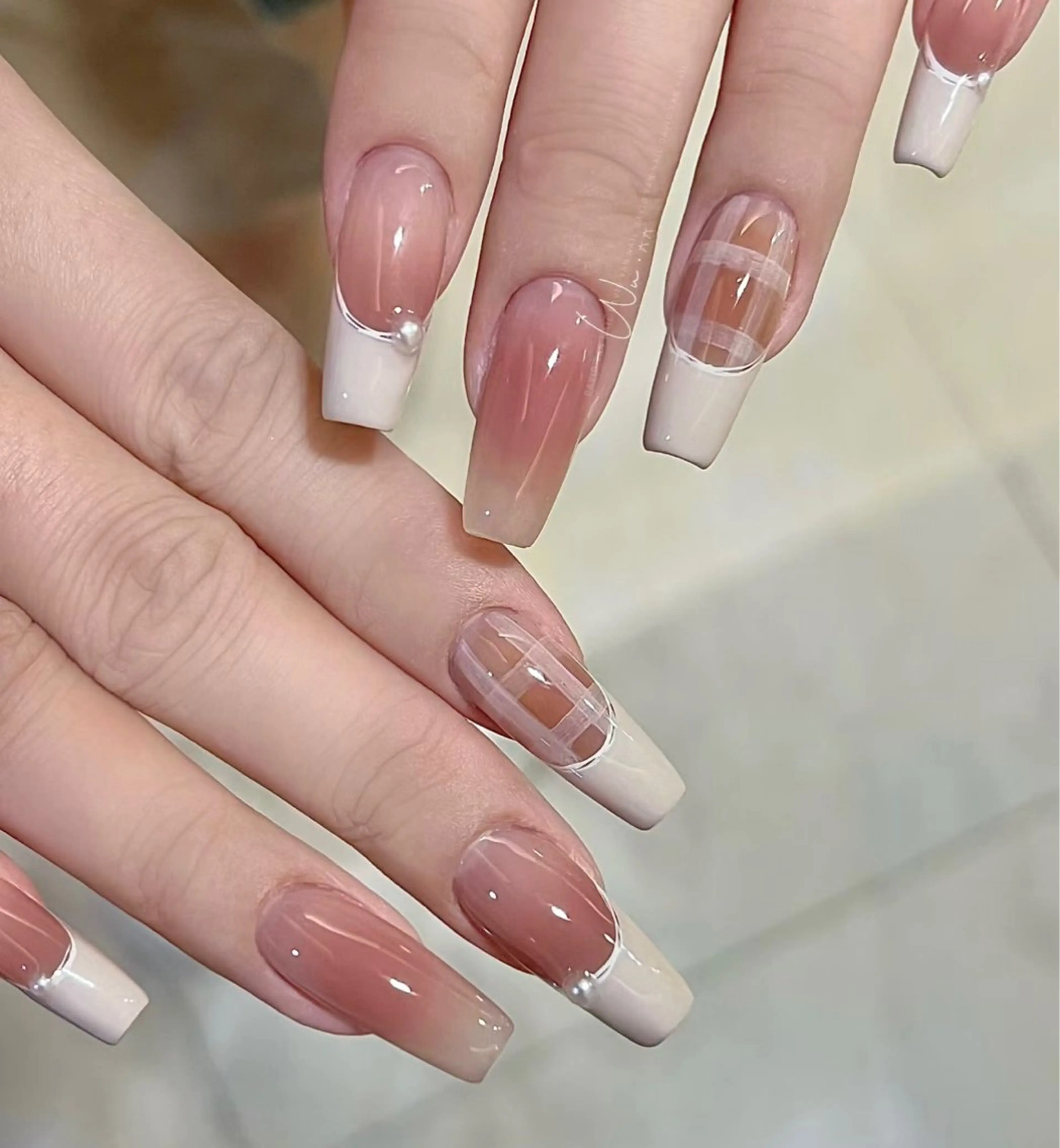 ネイル ハンドネイル 花花 ネイルサロンのネイルデザイン