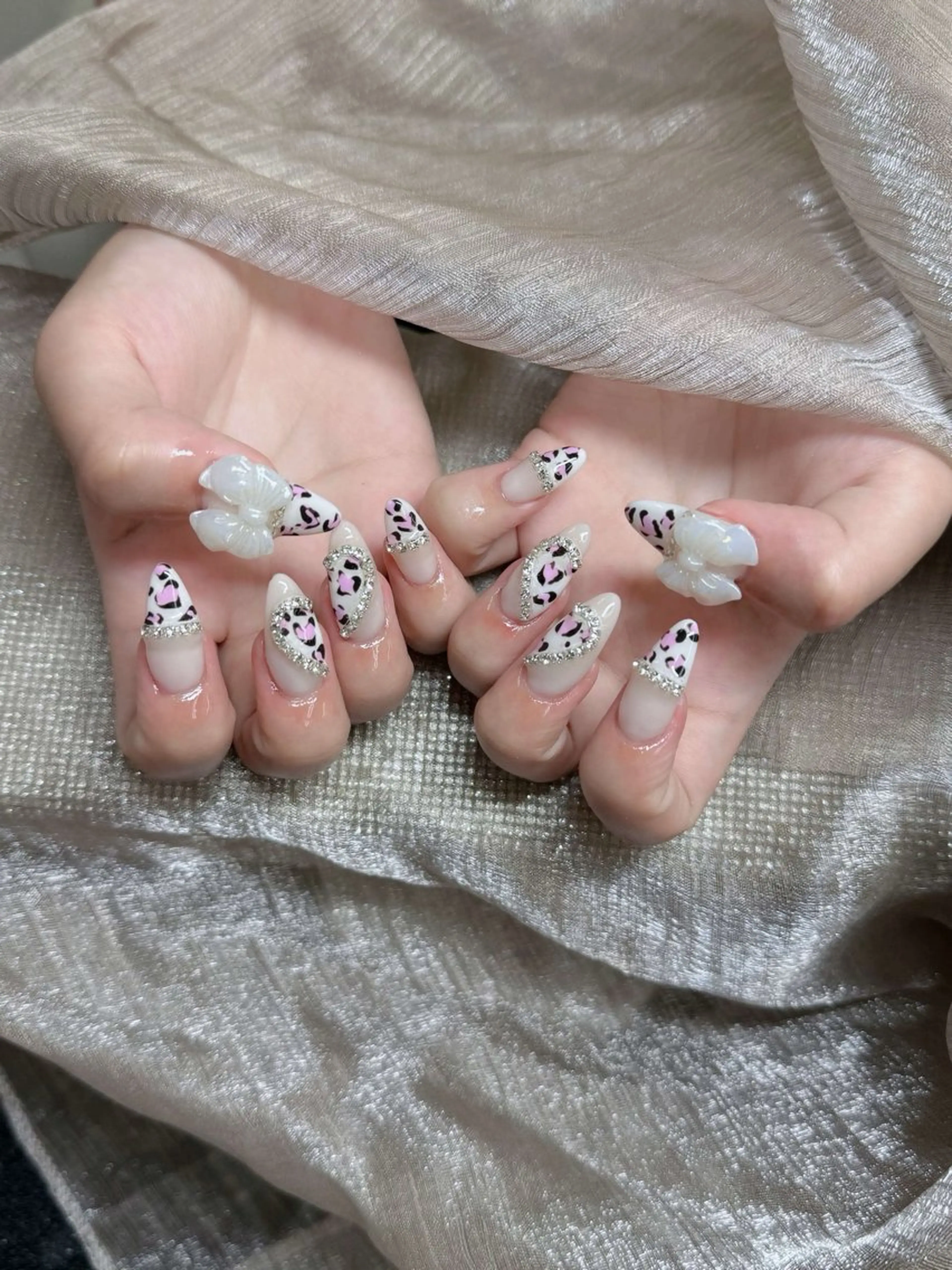 ネイル フレンチネイル ジェルネイル ガラスフレンチ ハロウィン ハート ハンドネイル H.baby Nail Salonのネイルデザイン