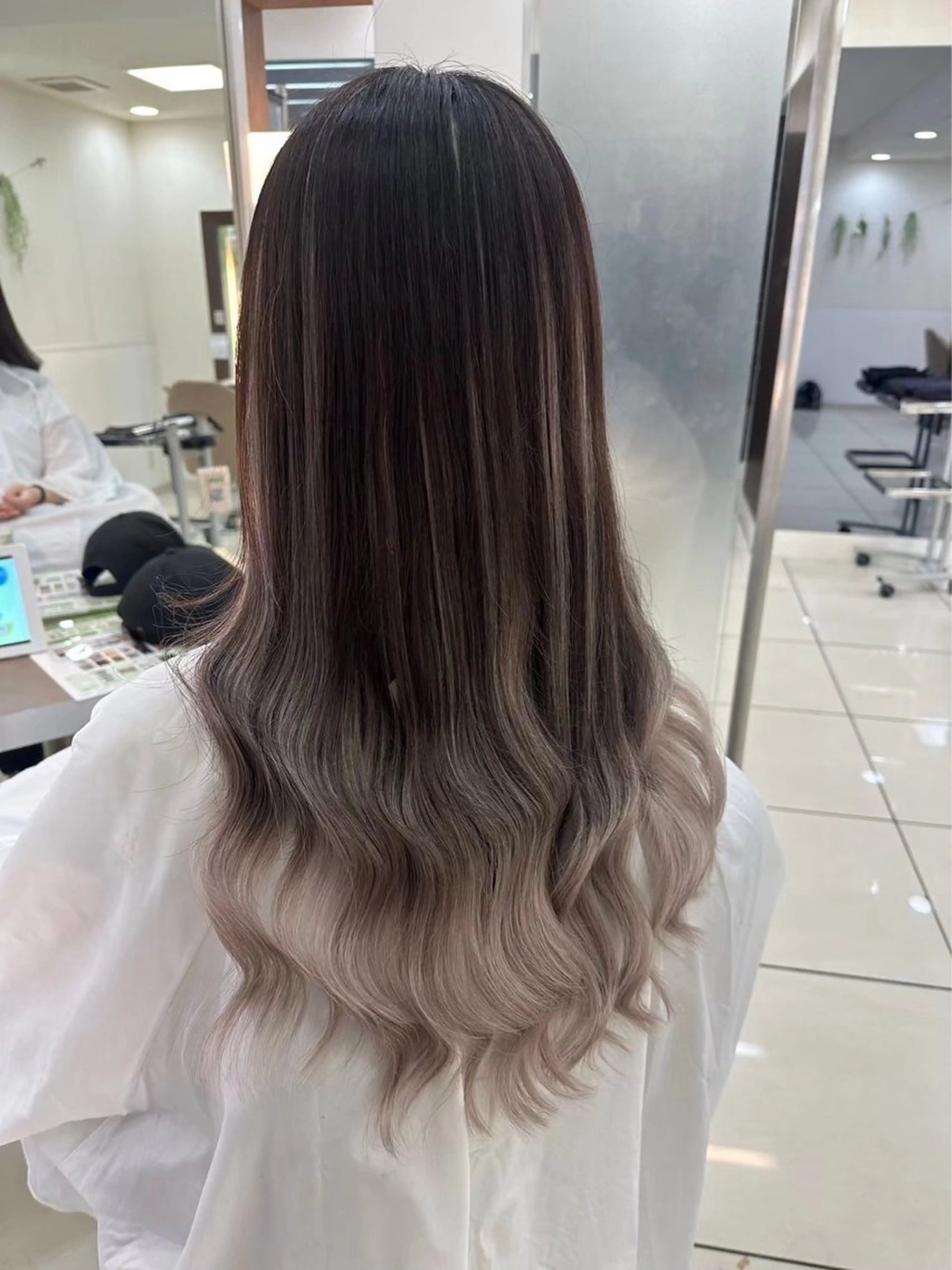 ロング カラー 羽エクステ/シール エクステ/横浜駅5分のヘアスタイル