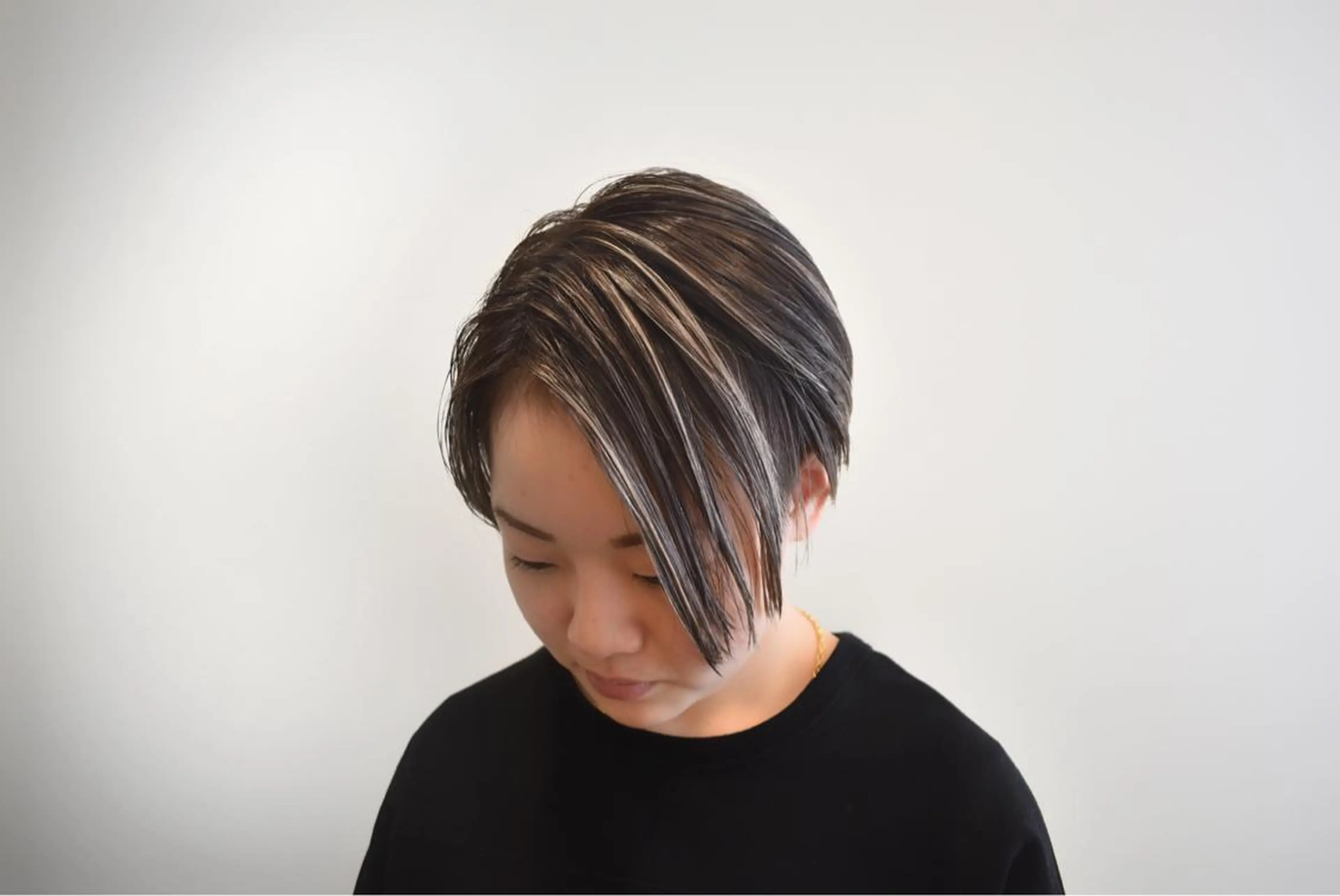 ショート カラー ハイライトカラー ハイライト ショートヘア メンズ特化 パーマ/オザワのヘアスタイル