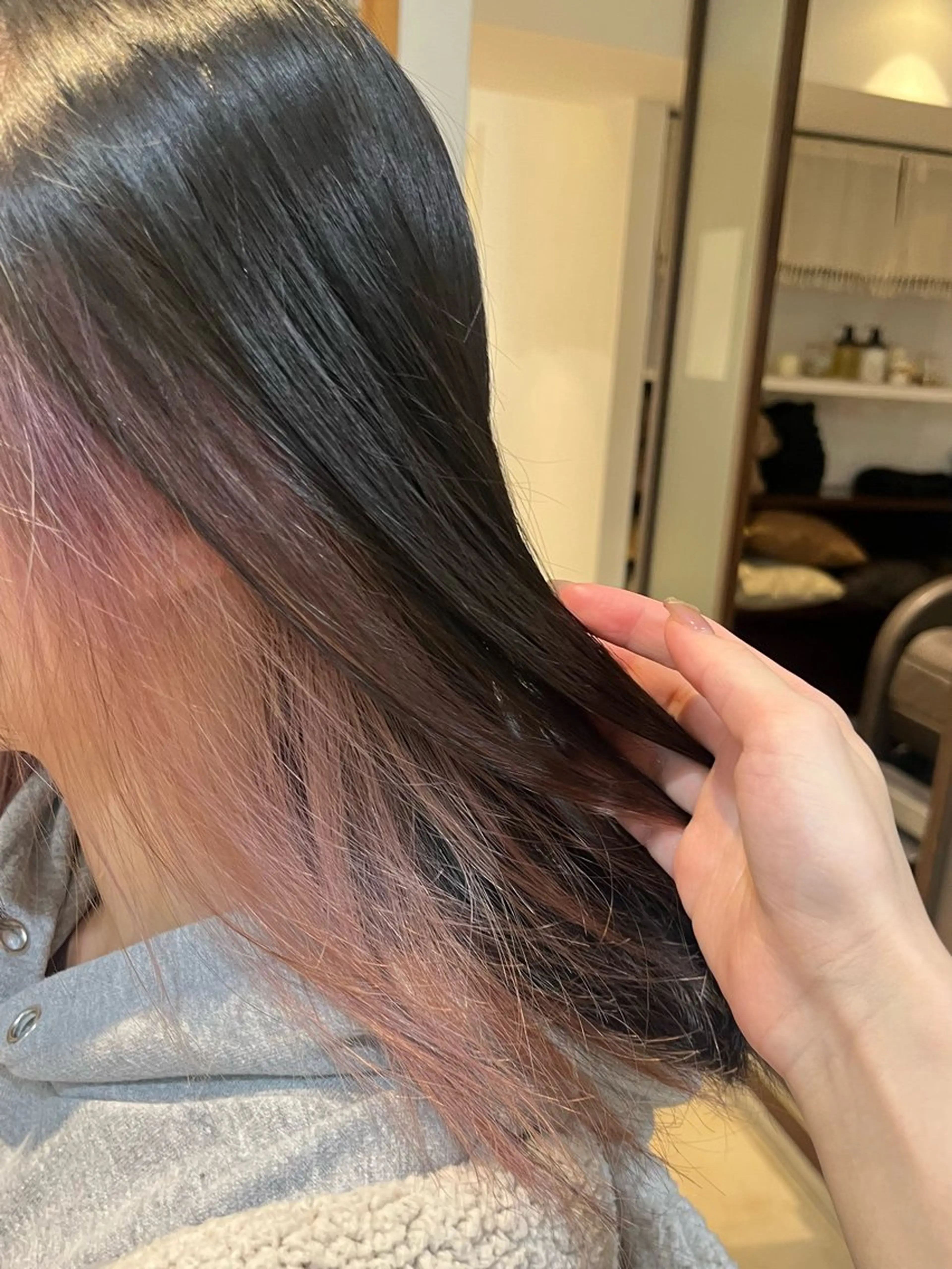 カラー ヘアカラー 安達 葵のヘアスタイル