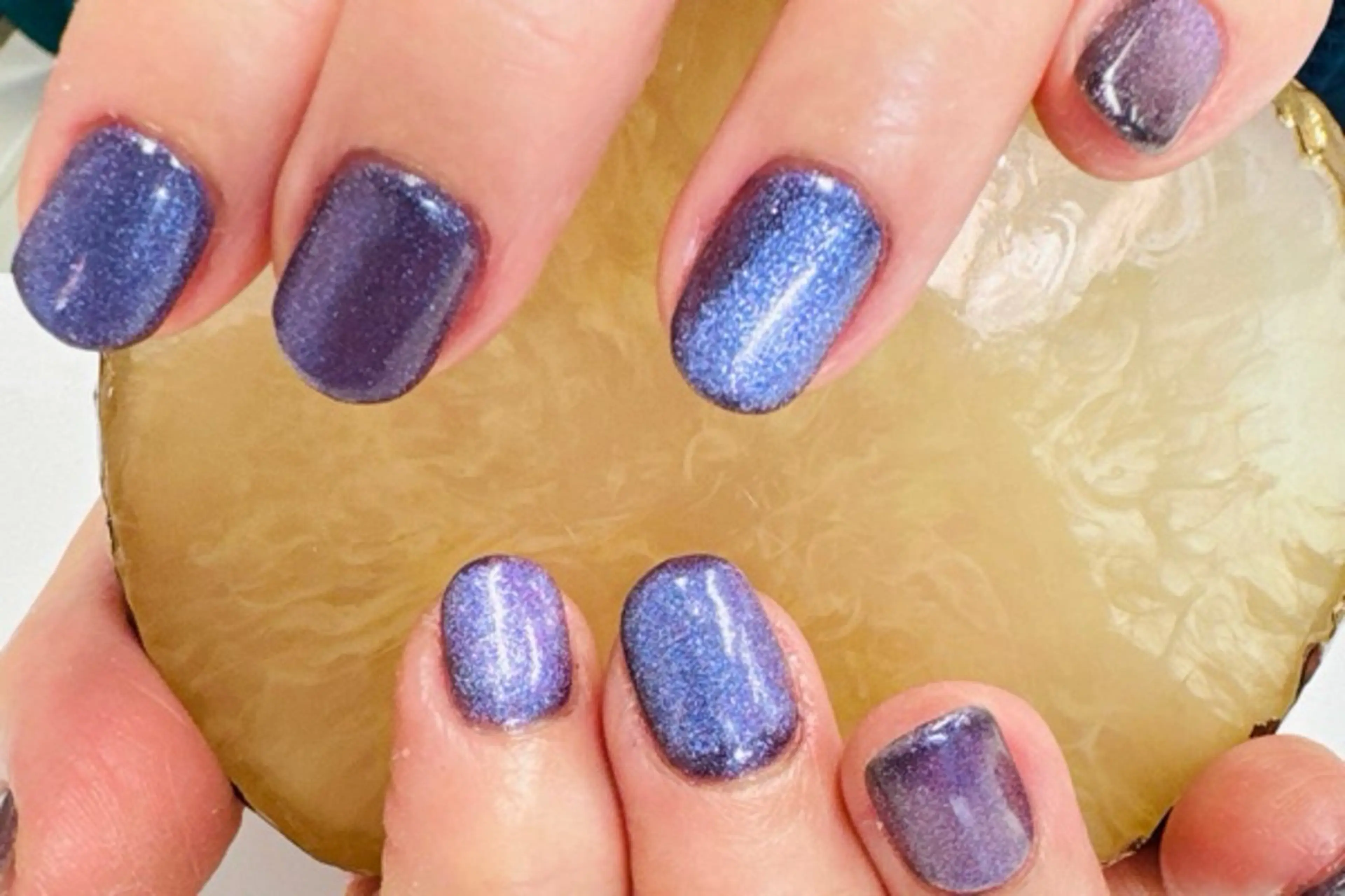 ネイル ジェルネイル マグネットネイル ワンカラーネイル ママリンド　志村坂上店所属・しみ えんのネイルデザイン