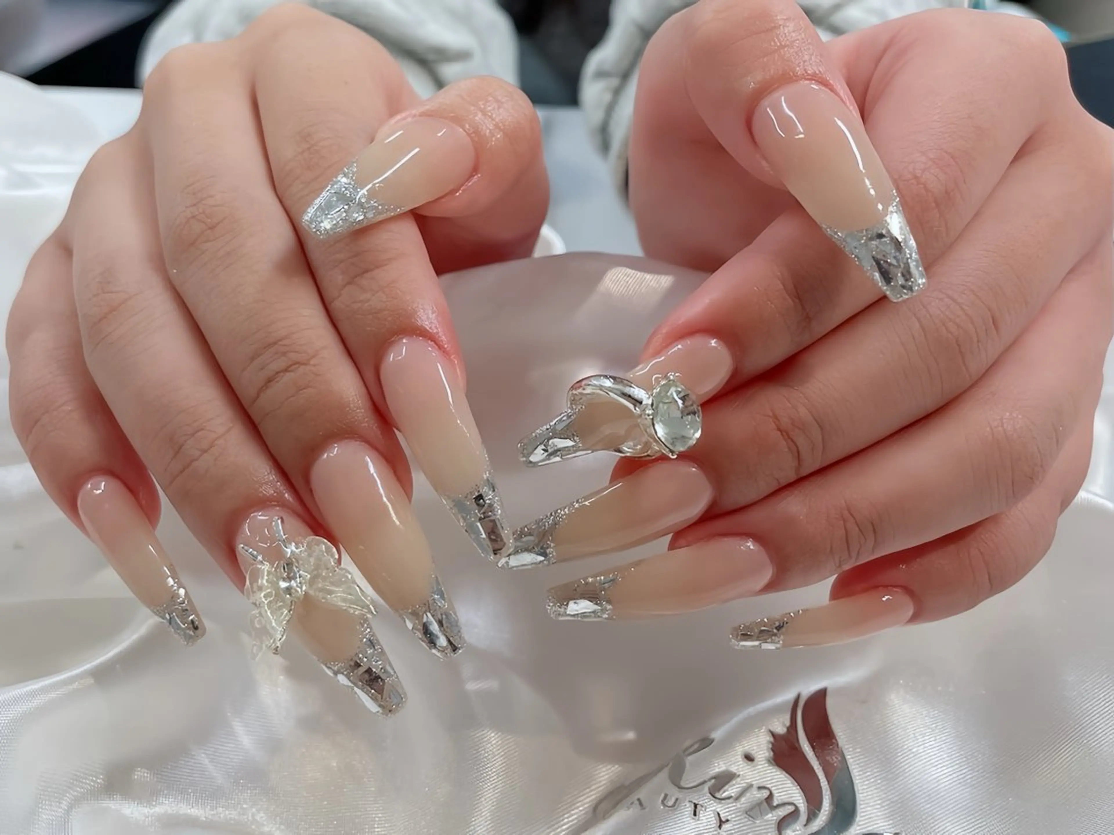 ネイル 成人式 ロングネイル ネイルチップ ハンドネイル Rin Nail 新大久保店のネイルデザイン