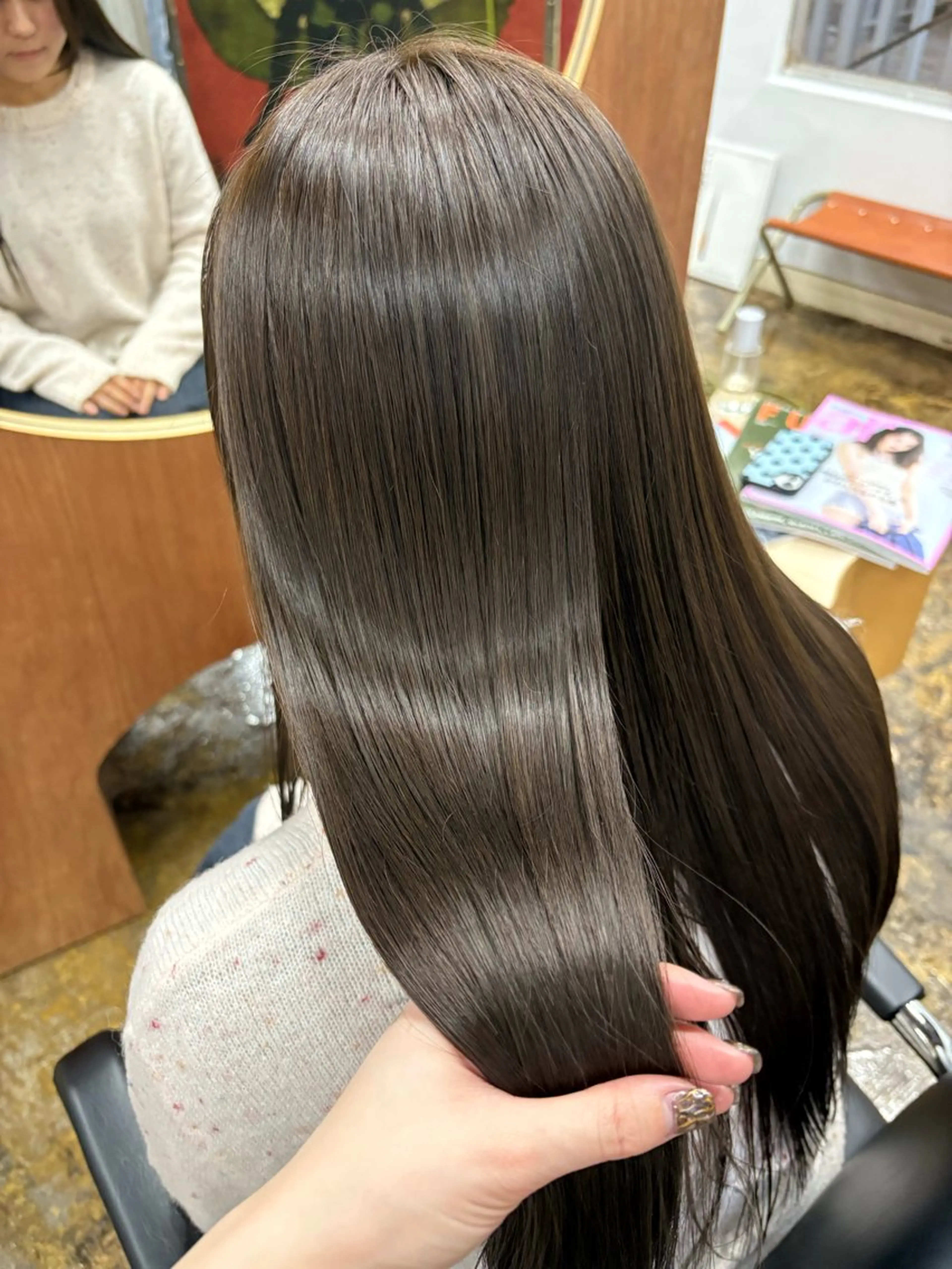 セミロング ヘアカラー カワクボ ソラのヘアスタイル
