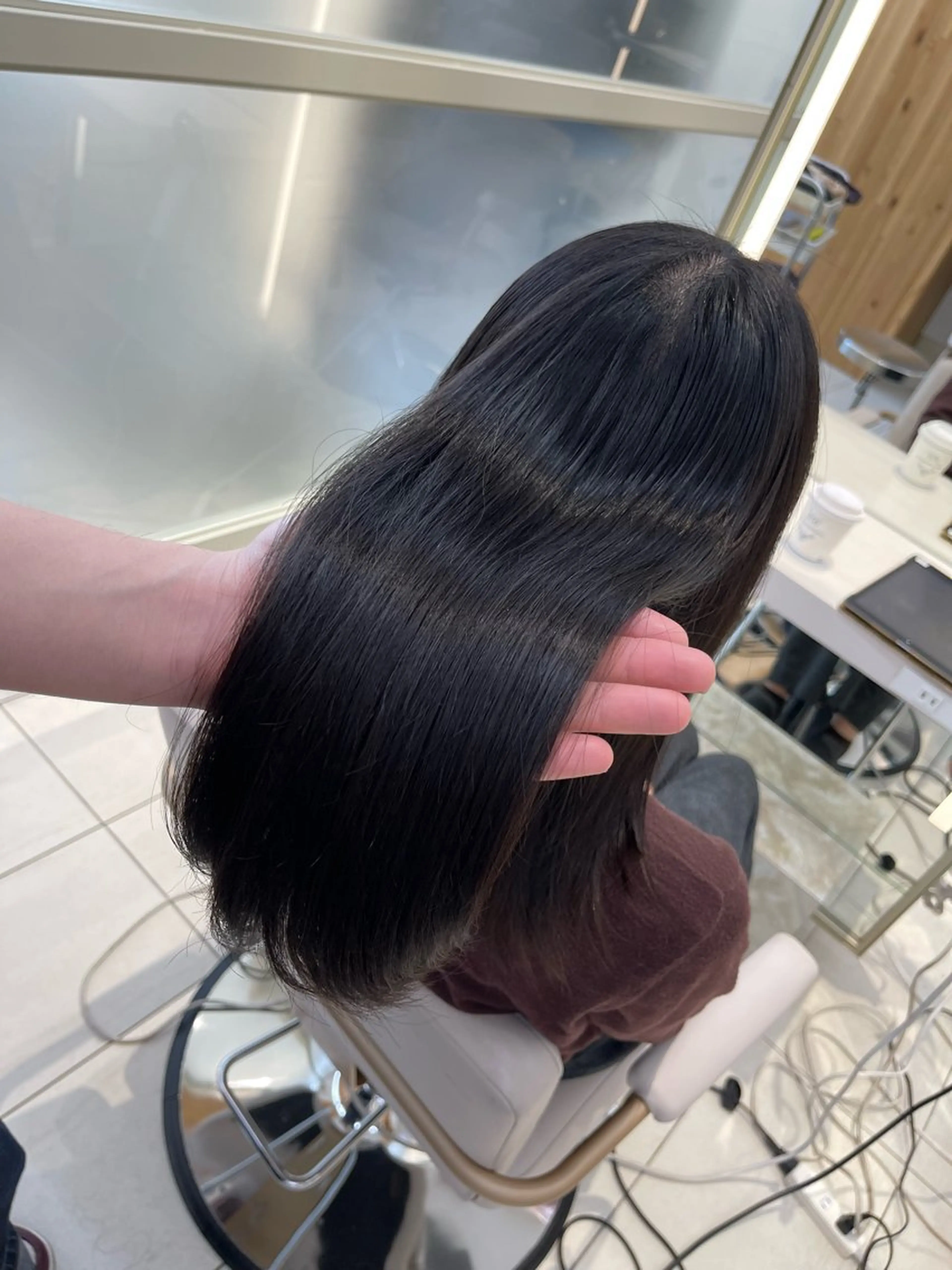 セミロング 縮毛矯正 𝐑𝐞𝐨/透明感 𝐜𝐨𝐥𝐨𝐫のヘアスタイル