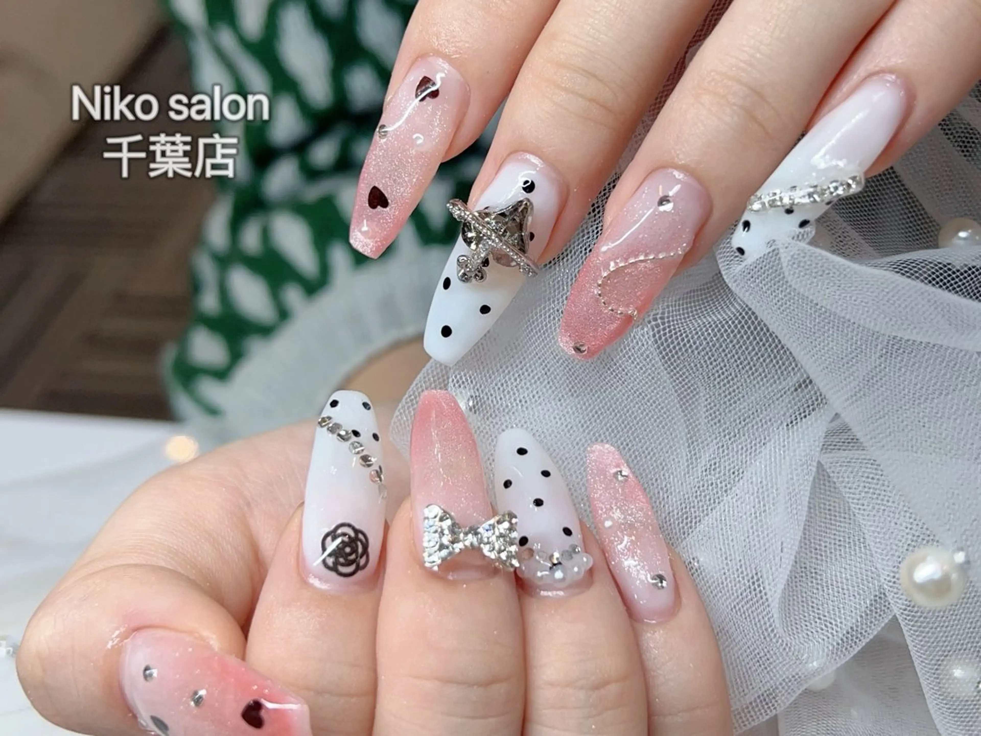 ネイル ジェルネイル ハート 韓国ネイル ニュアンスネイル パラジェル Niko nailサロンのネイルデザイン