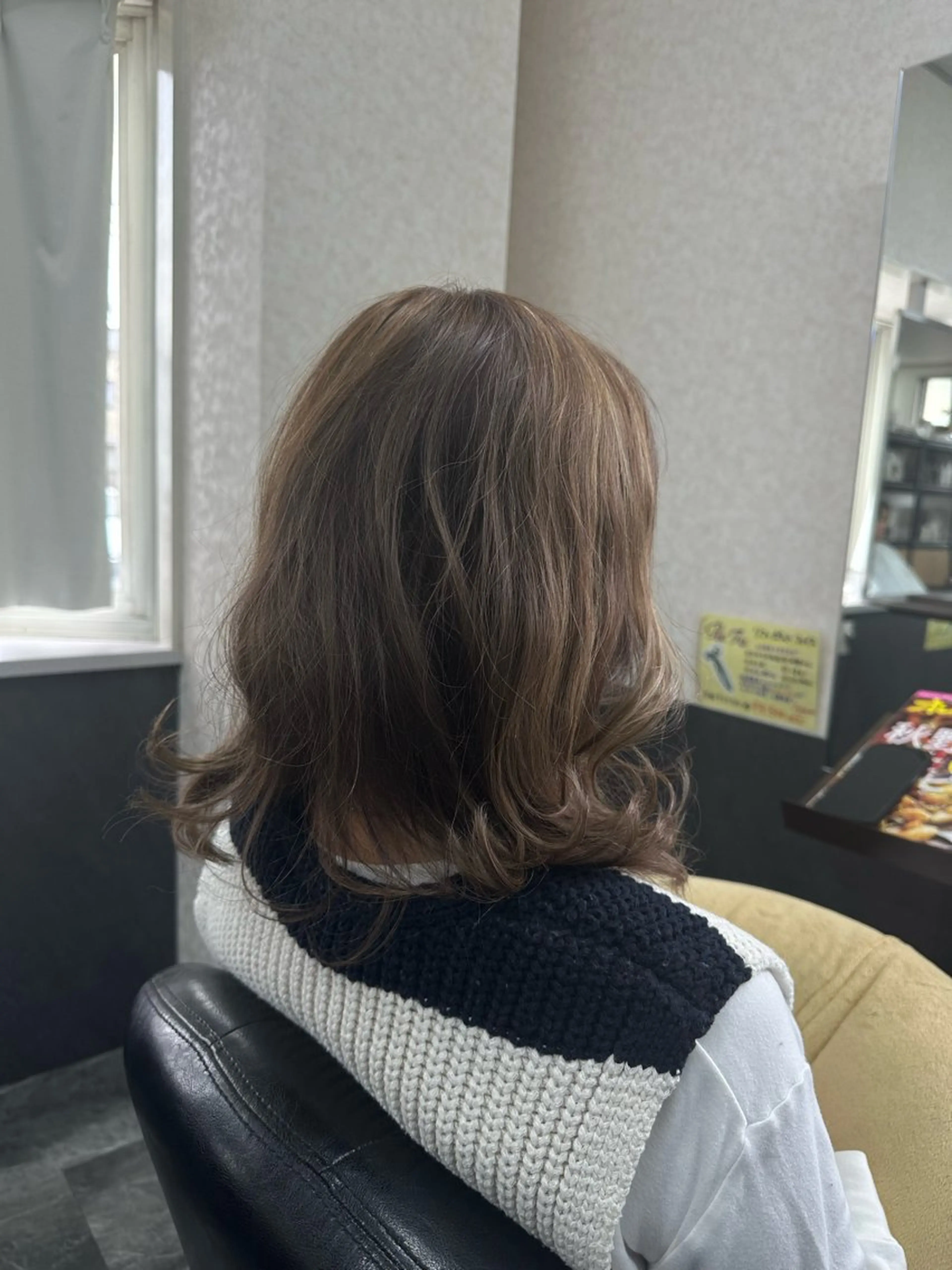 セミロング ハイライト ヘアカラー エンゼルス美容室斉間 圭司のヘアスタイル