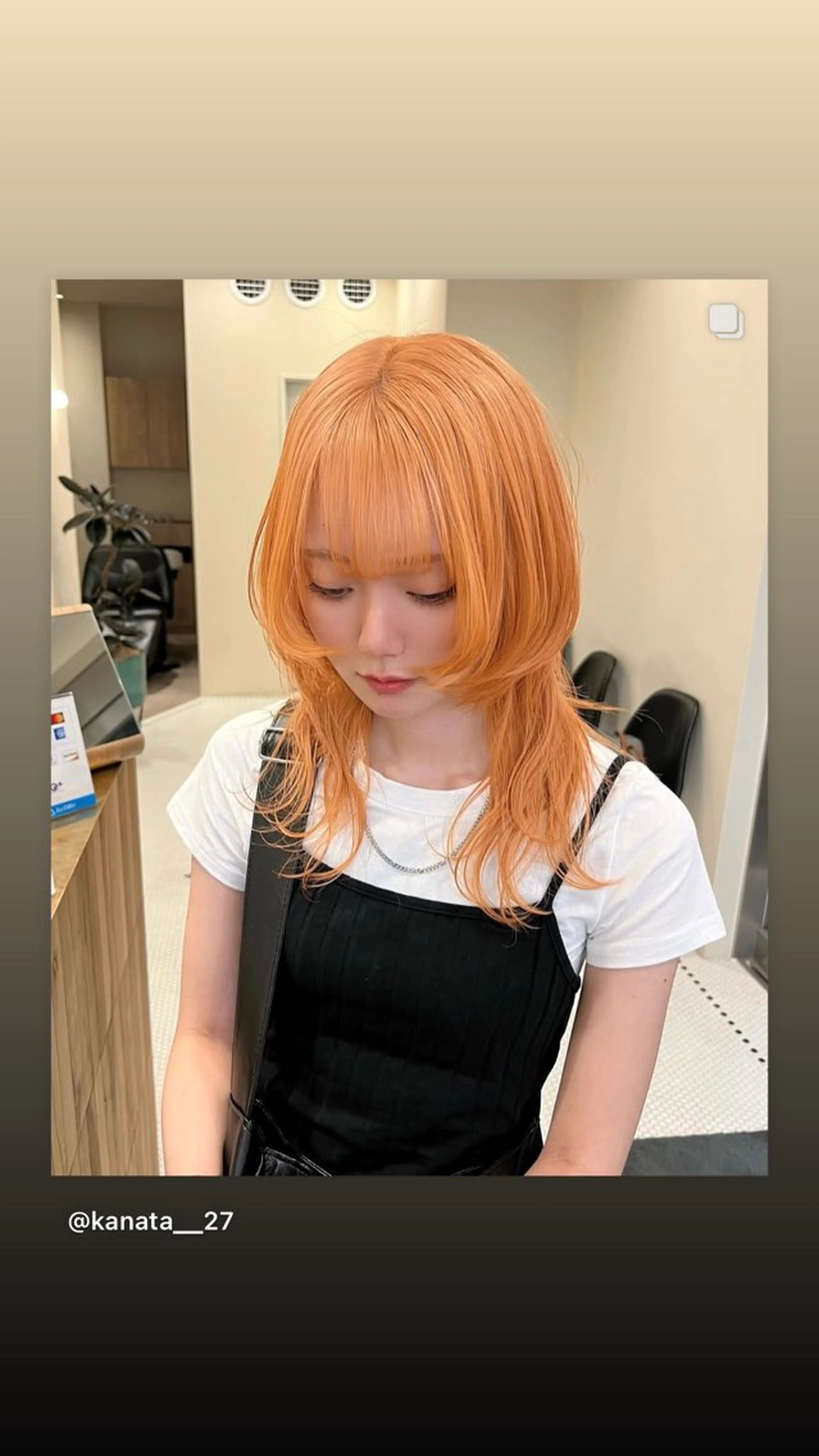 ミディアム カラー カット ヘアカラー トリートメント 抜きっぱなしブロンド /ハイトーン/カナタのヘアスタイル