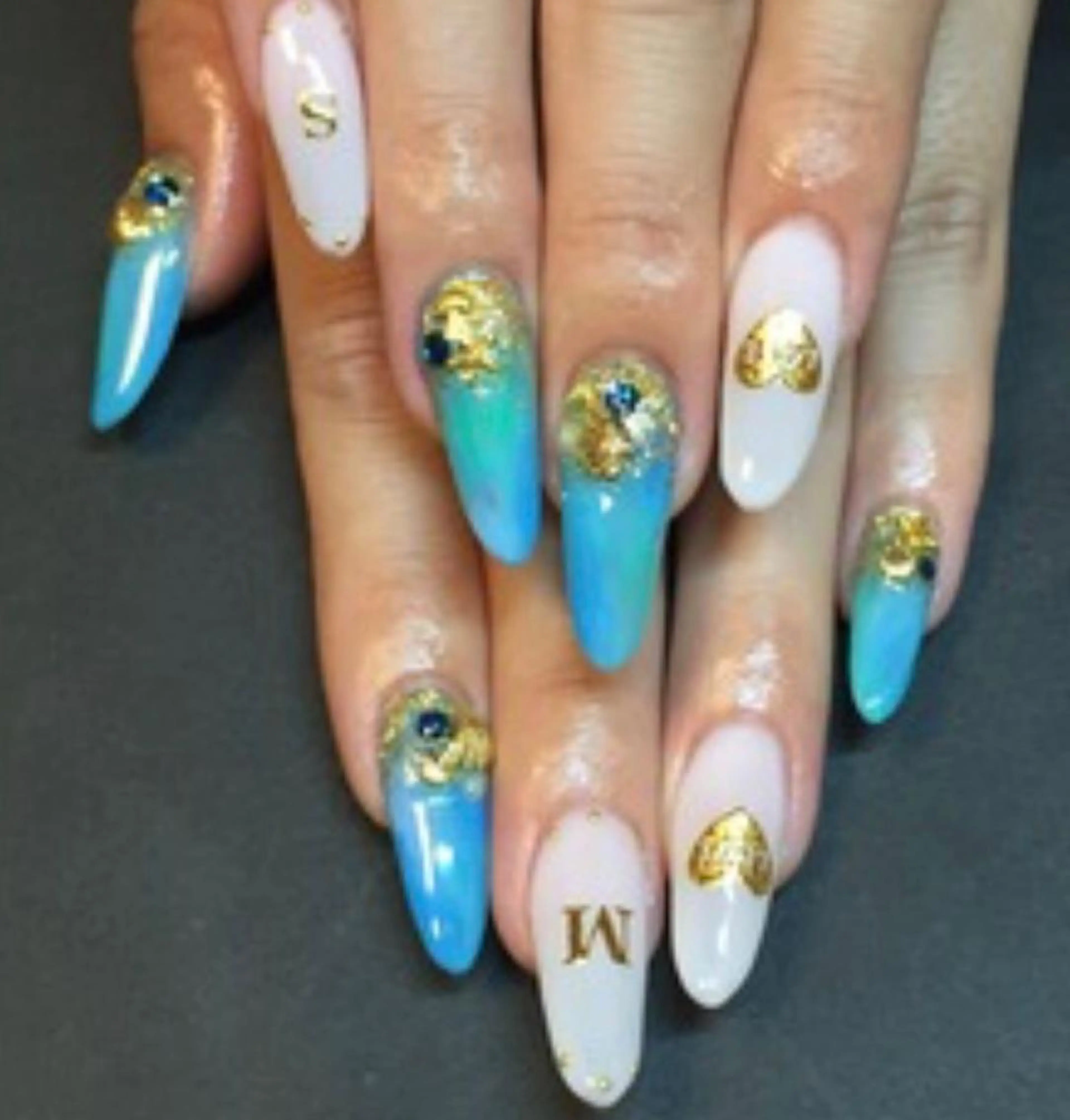 ネイル スカルプネイル 安藤 Charlotteのネイルデザイン