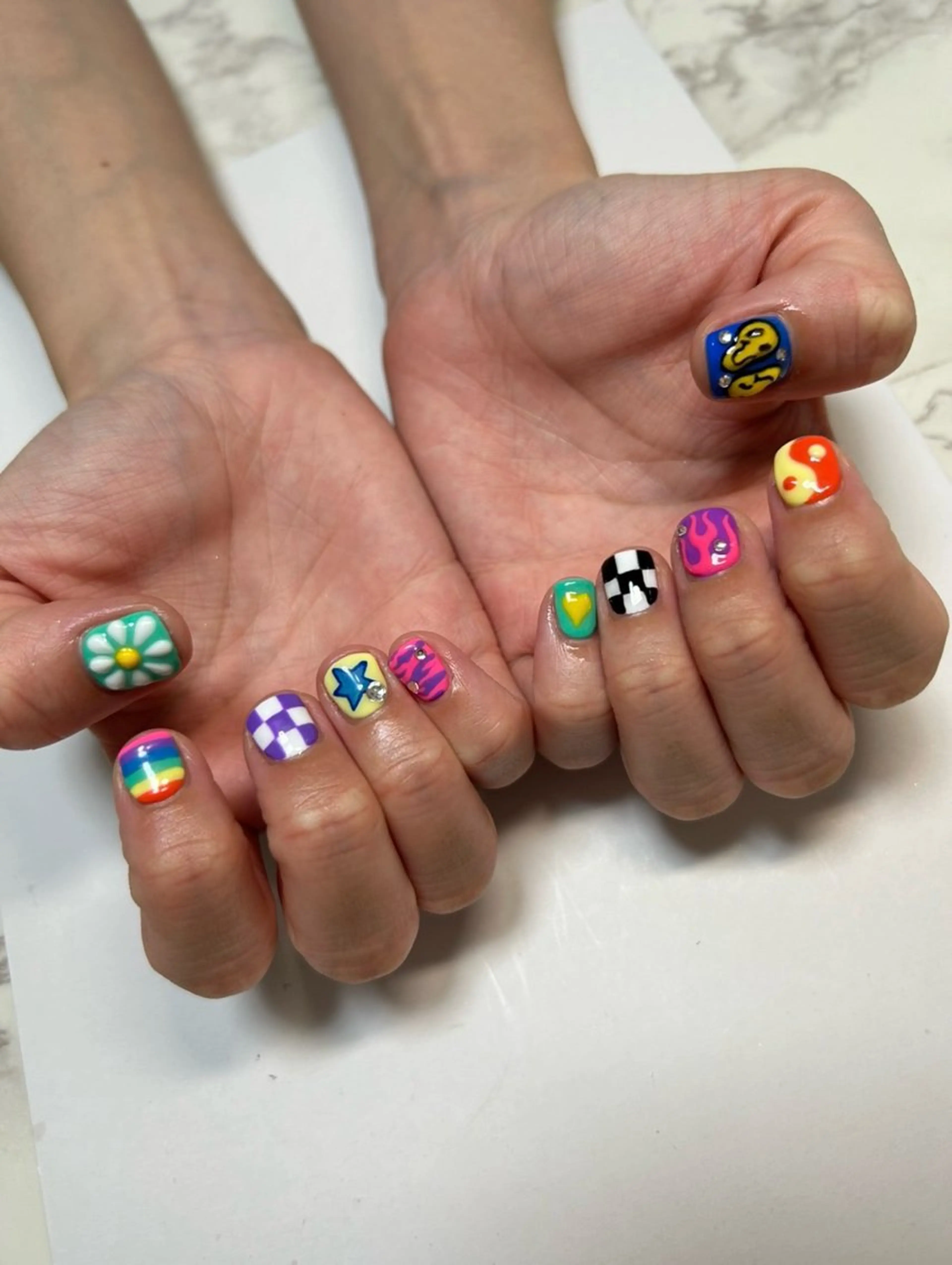 ネイル 持ち込み ハンドネイル aliengirl Ayuのネイルデザイン