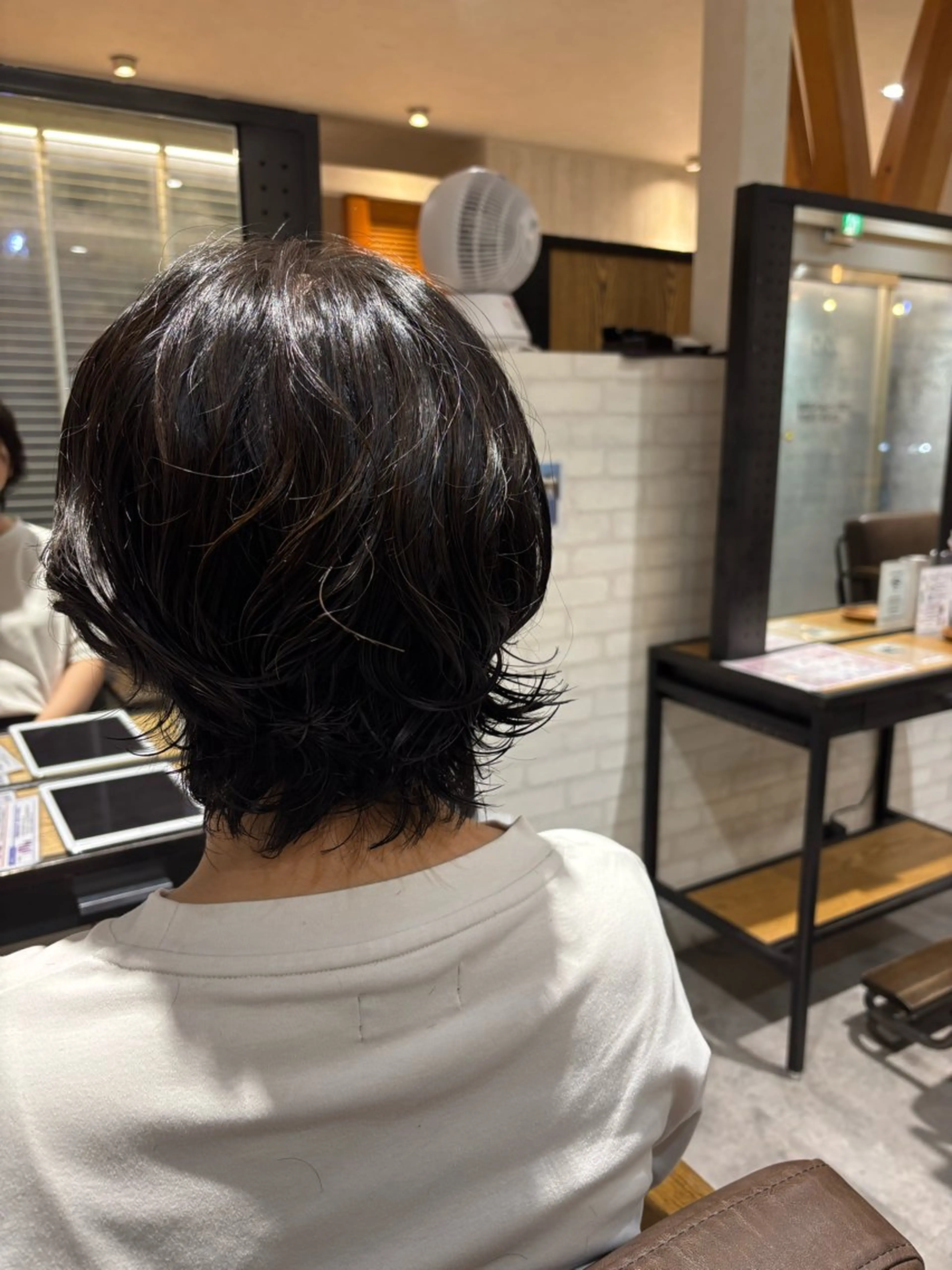 ショート パーマ 保谷 菜々美のヘアスタイル