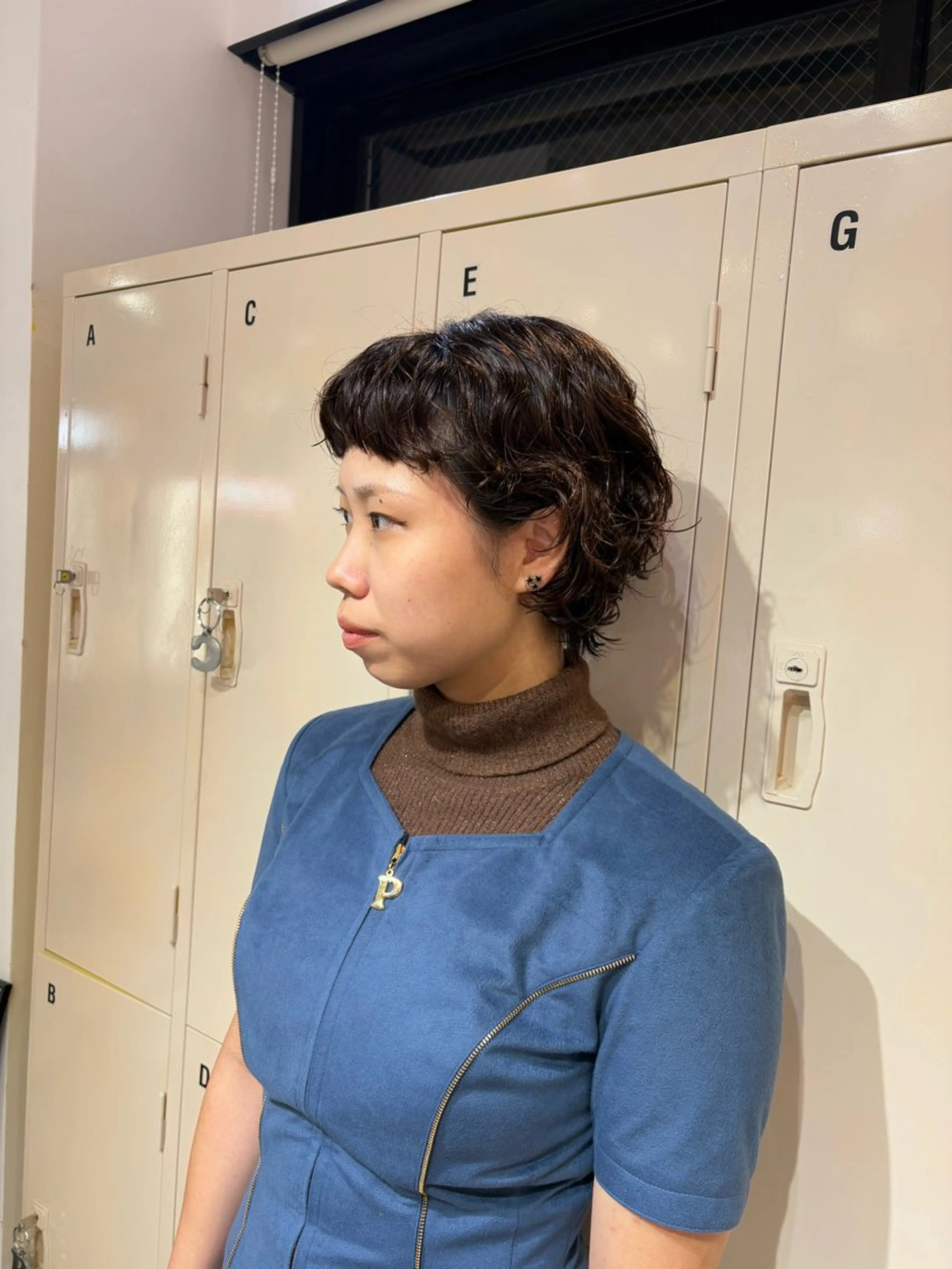 ショート パーマ 🧤高明度ハイトーン 🧤莉音のヘアスタイル