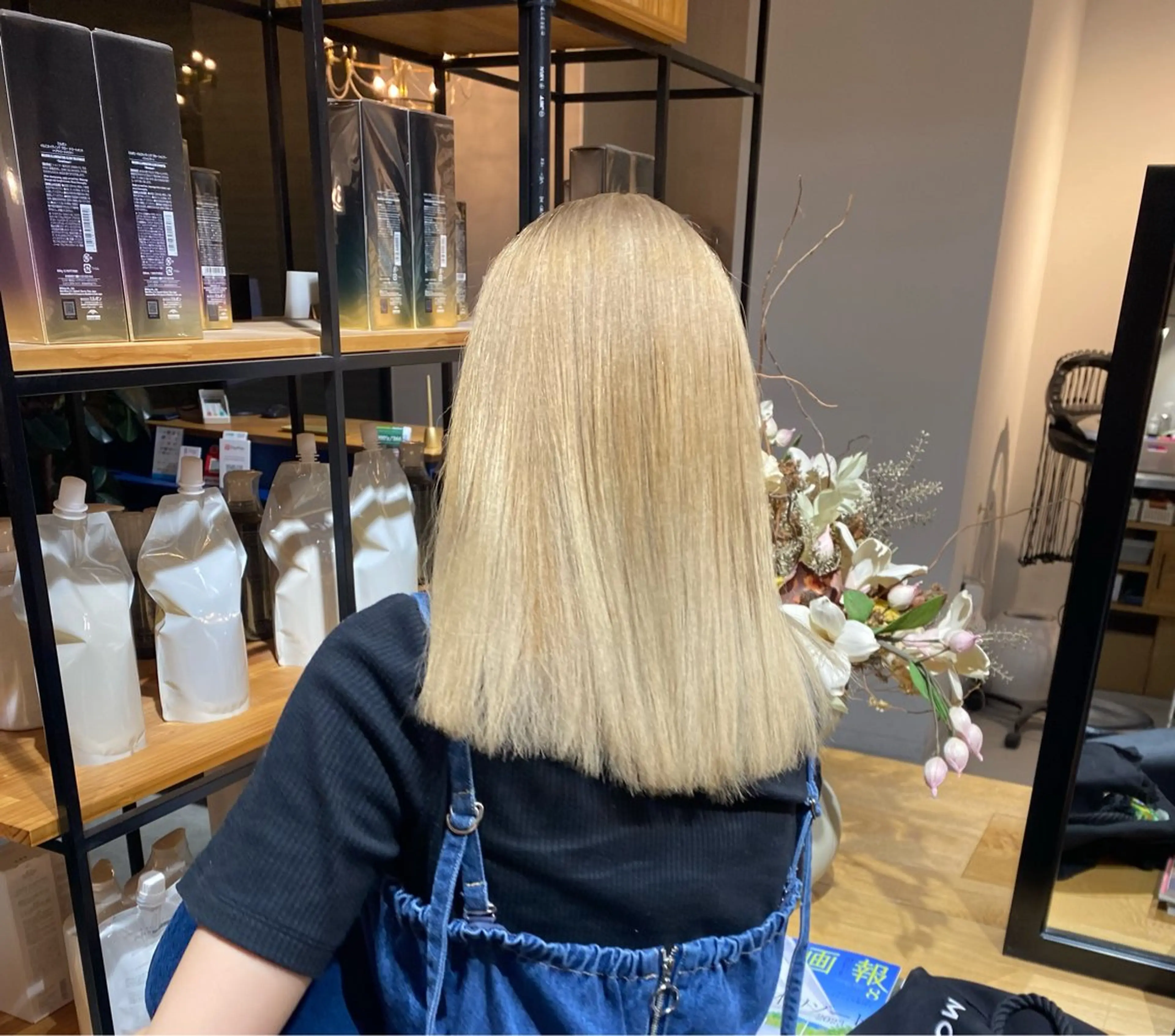 ミディアム カラー ベージュカラー ミルクティーベージュ 山本 琴葉 /ボブ /切りっぱなしボブのヘアスタイル