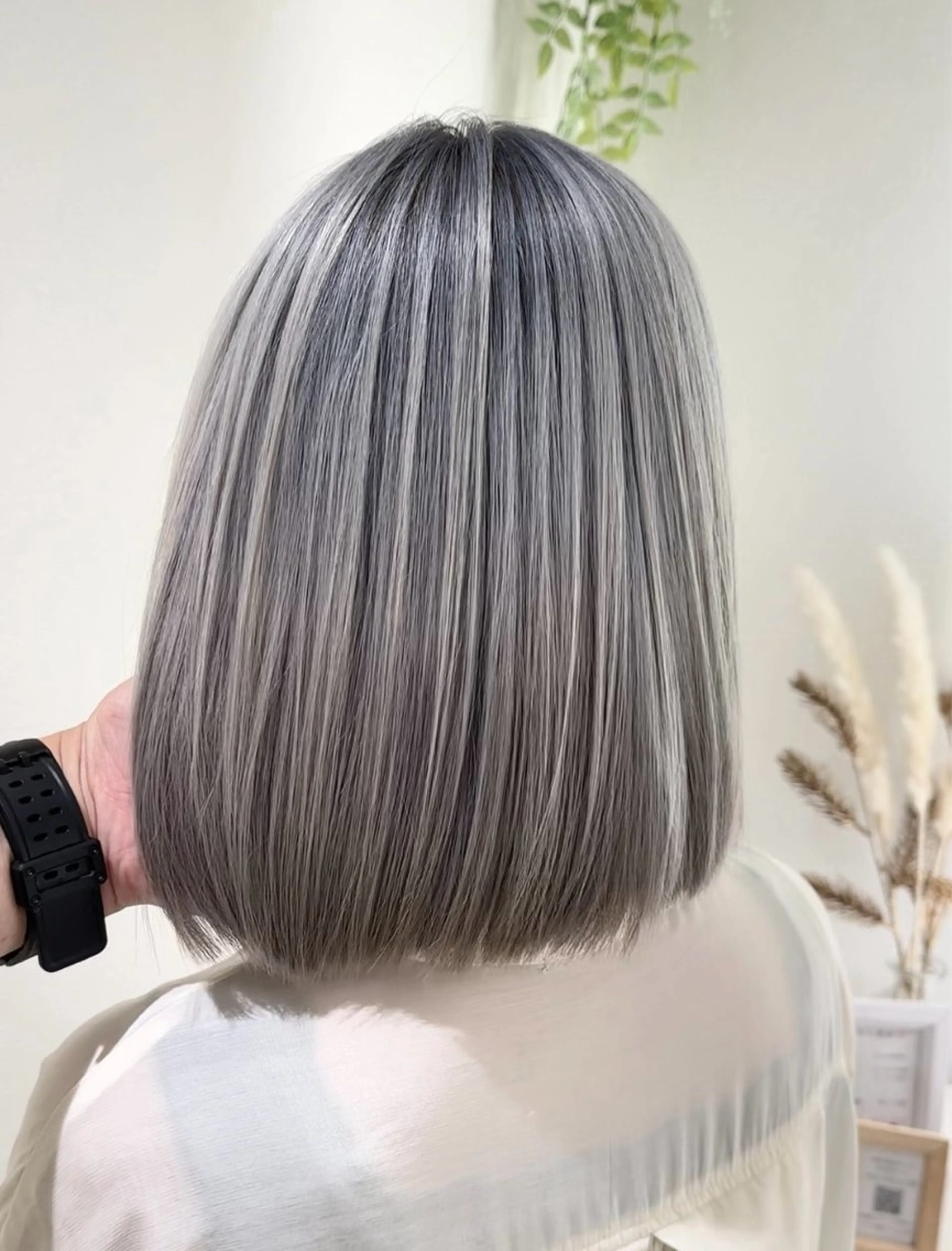 ミディアム カラー バレイヤージュ ブリーチ レイヤーカット カット ヘアカラー トリートメント 山崎俊輔/髪質改善 /バレイヤージュのヘアスタイル